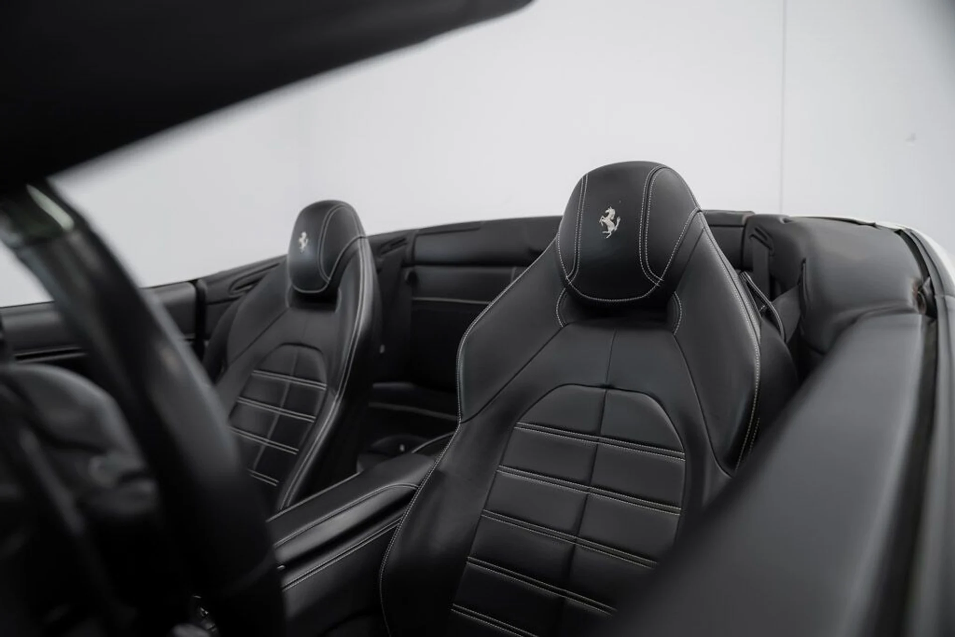 mph012_873919466_ferrari_california_2015_jpg_v_1758918548_47d63583cc