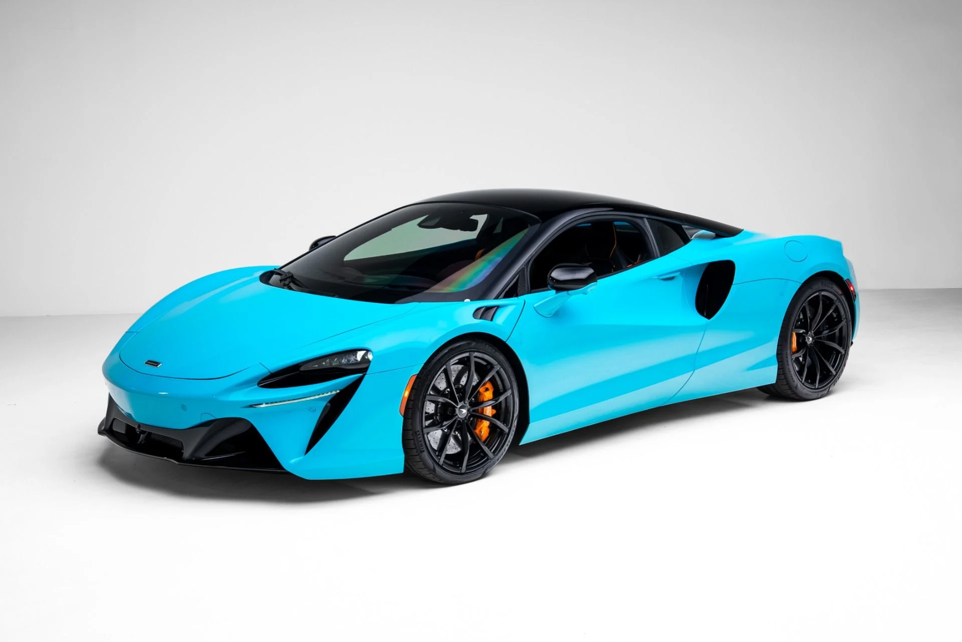 mph012_87710694_Used_2023_Mc_Laren_Artura_1770682323_a6065633fb