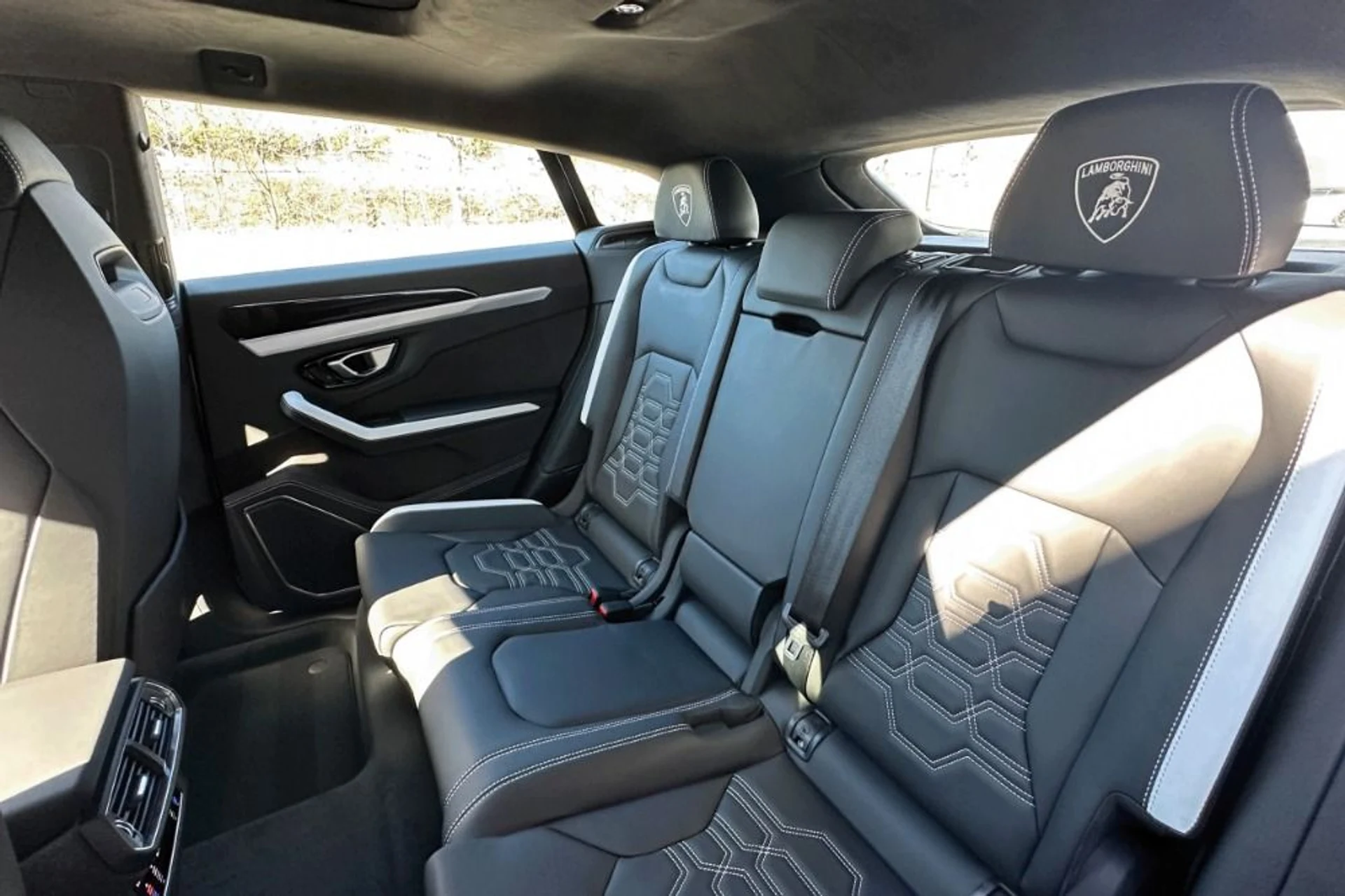 mph012_884382713_New_2026_Lamborghini_Urus_SE_1773931917_69e911ff76