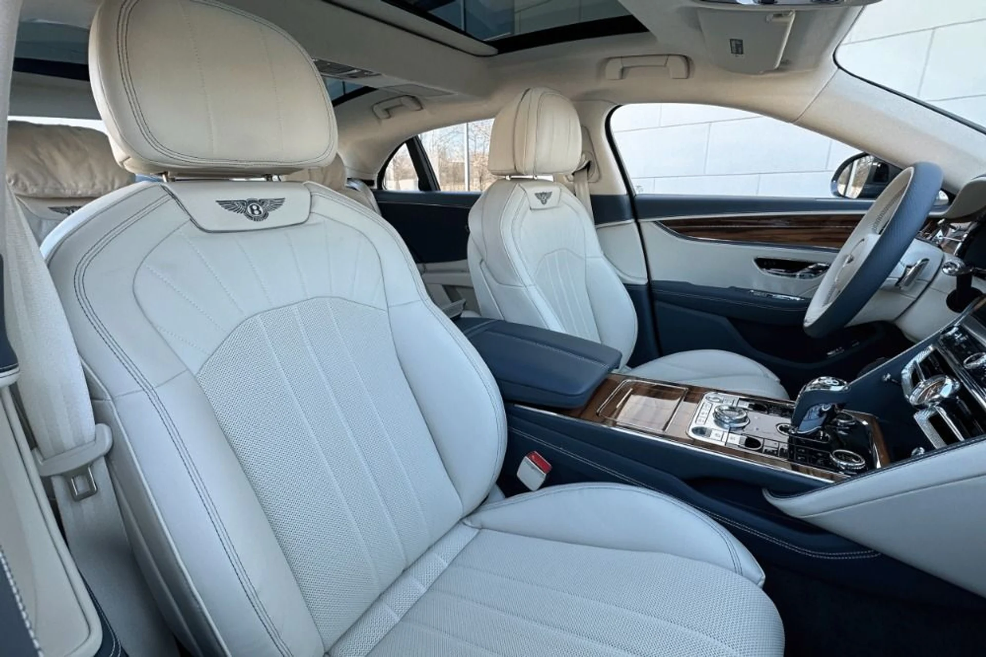 mph012_884943967_Used_2024_Bentley_Flying_Spur_Edition_8_1769780862_9c18b38b65