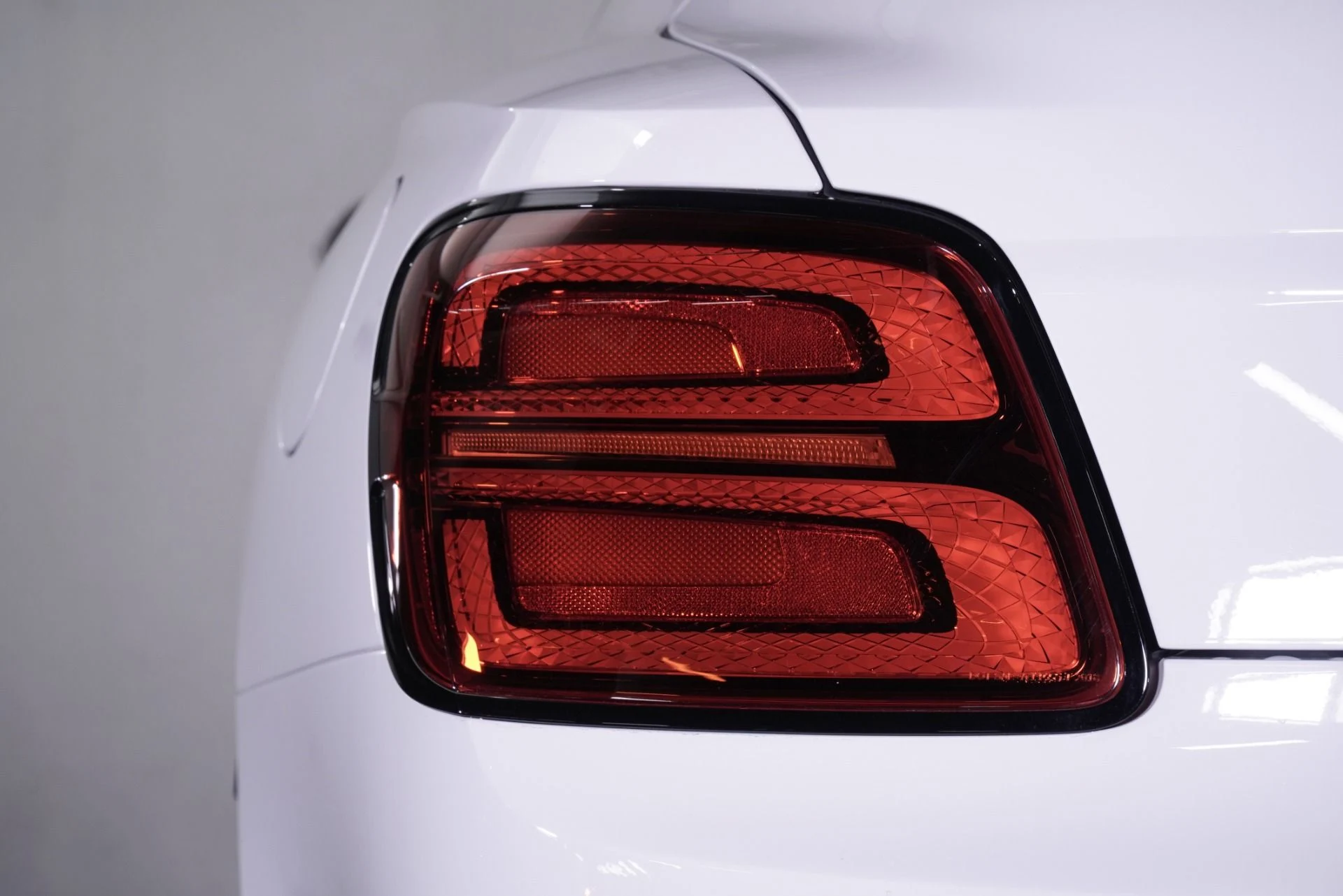 mph012_888442920_New_2026_Bentley_Flying_Spur_Speed_1762586392_8d15611790