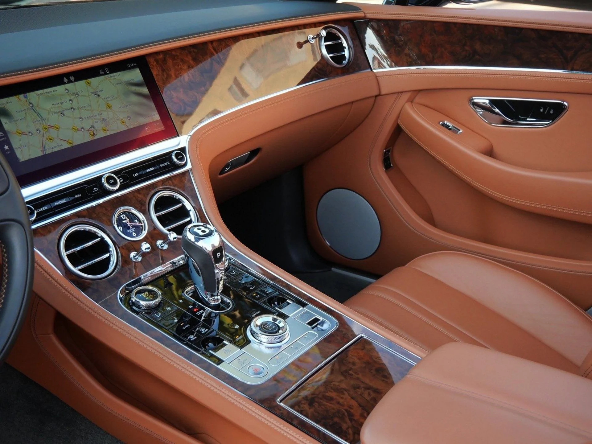 mph012_890912178_59e892642f42946cca845d9f9555dadex_57d49eebec