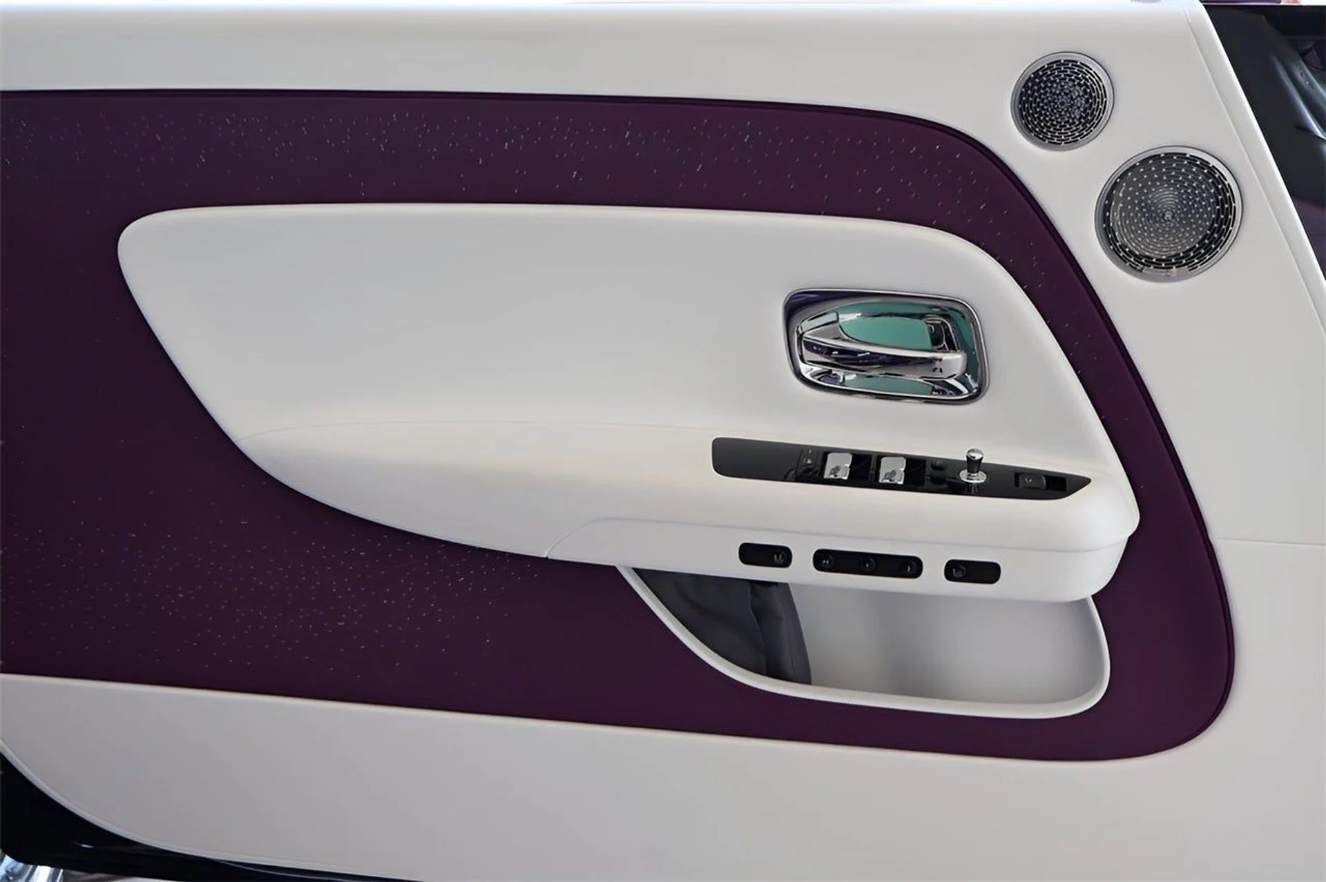 mph012_891215784_13_d542a5529f