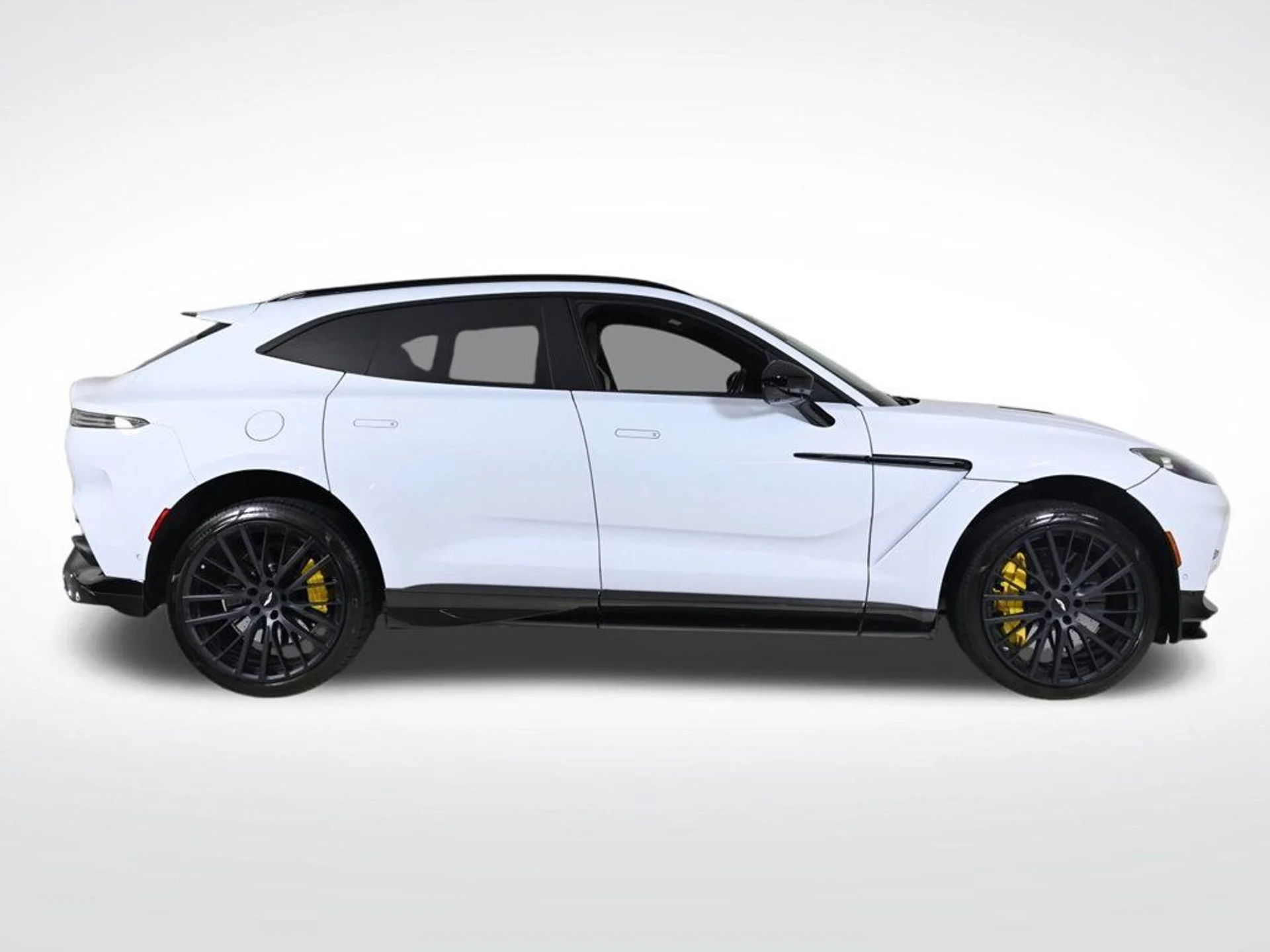 mph012_906572219_used_2023_aston_martin_dbx_707_11350_22909039_12_1024_5102303b36