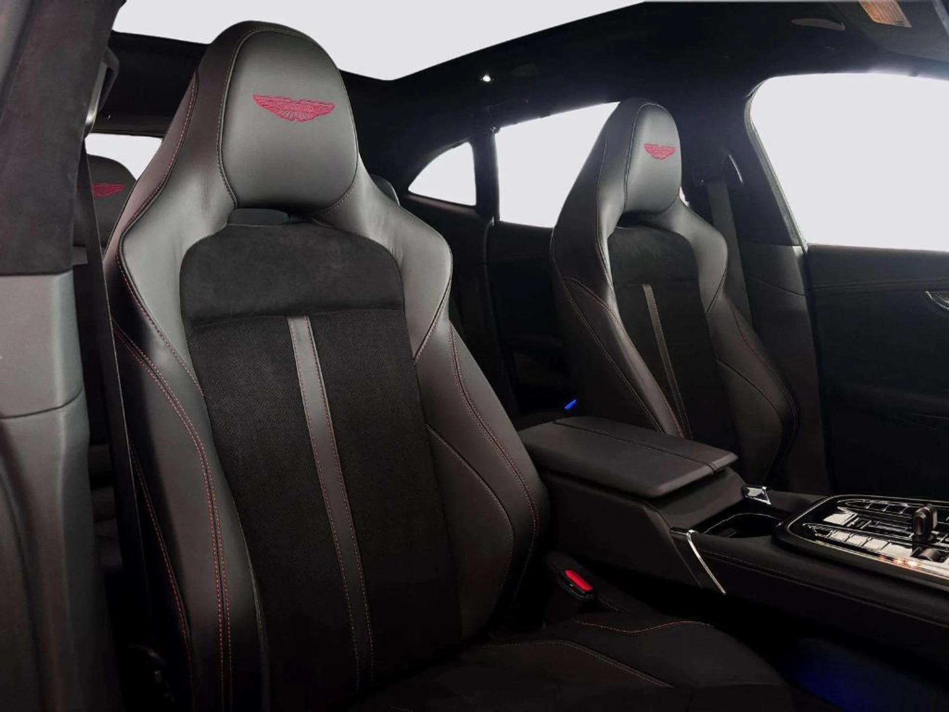 mph012_90682924_AW_Br_U1aa_Qo_S_Yv_T7j7_Bc_TZ_2r_Rle_A_2e26aa0573