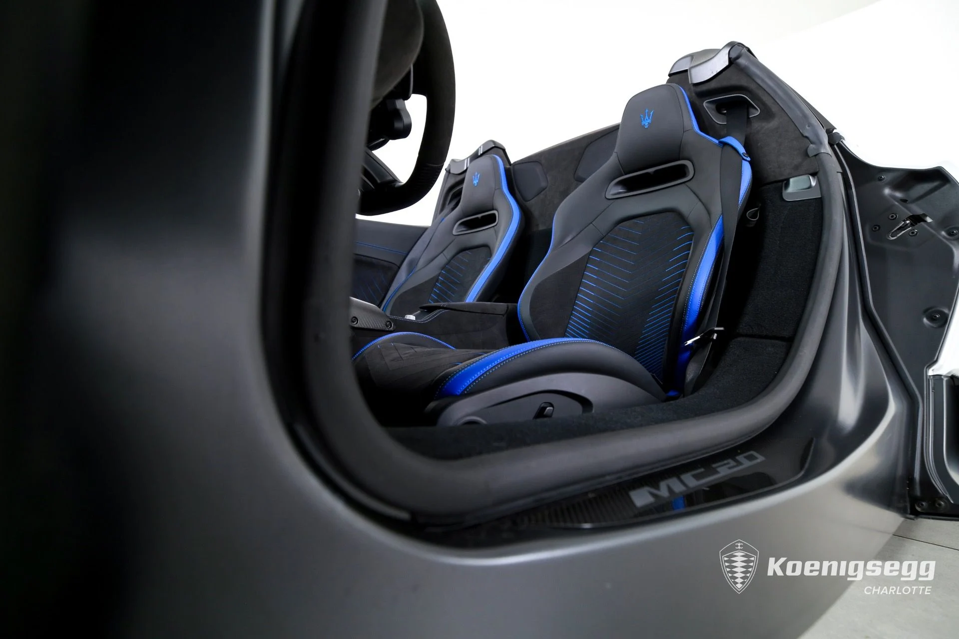 mph012_909372283_Used_2023_Maserati_MC_20_Cielo_1761055156_de88303263