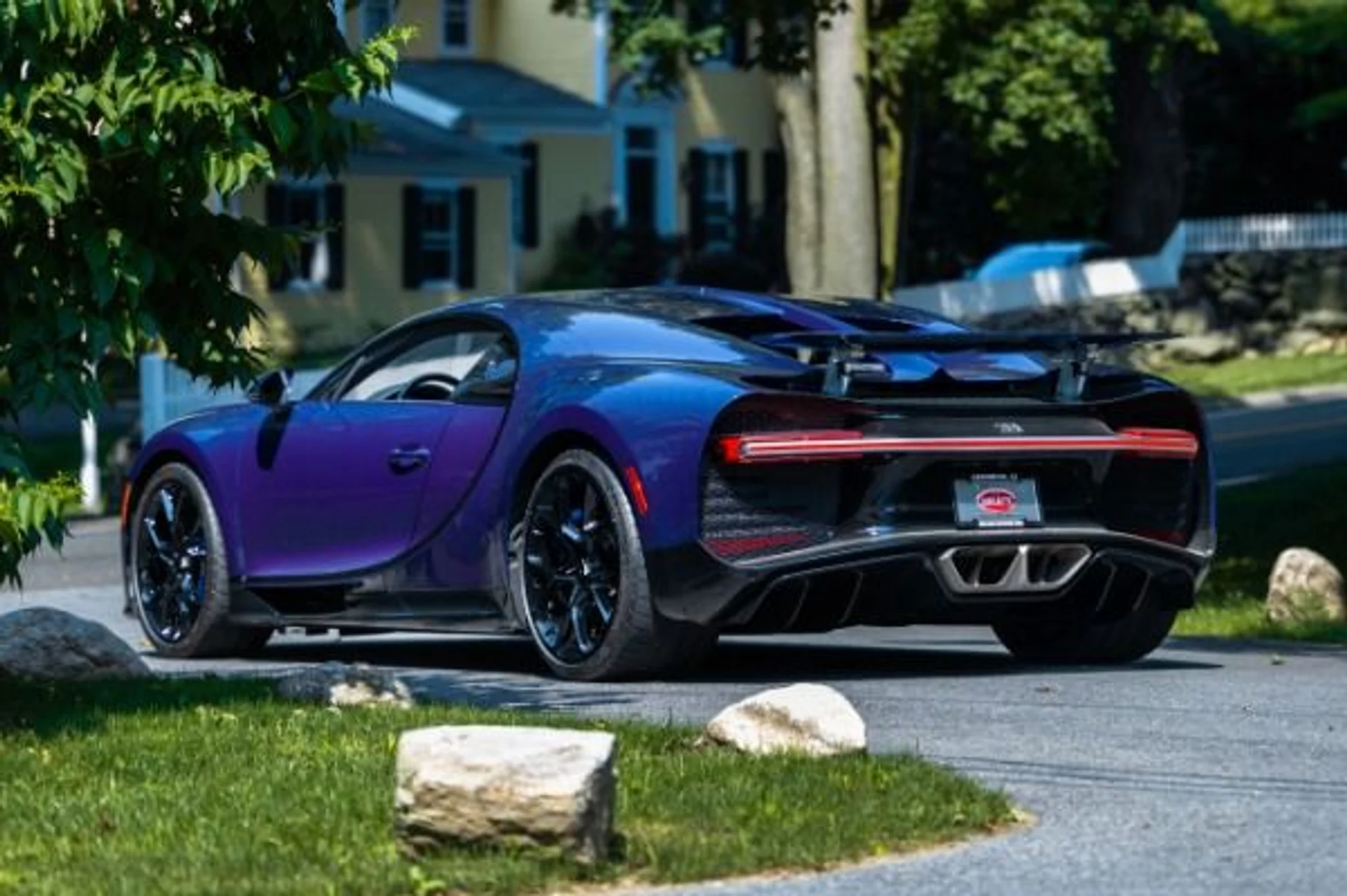 mph012_909808440_Used_2018_Bugatti_Chiron_Chiron_0f12dc185f