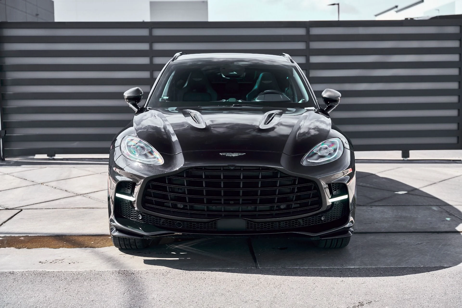 mph012_913722790_Used_2025_Aston_Martin_DBX_707_1771642265_09d863904f