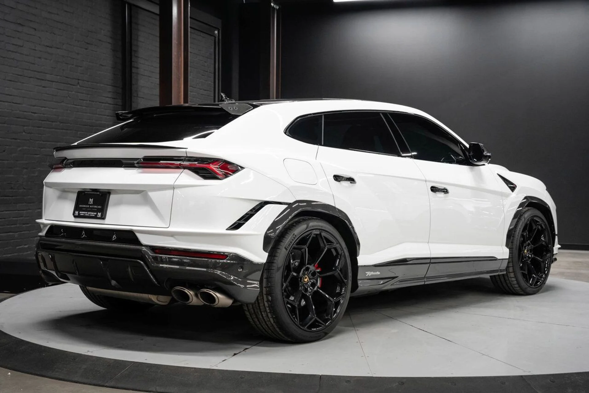 mph012_914657889_lamborghini_urus_2023_cd0aef0790