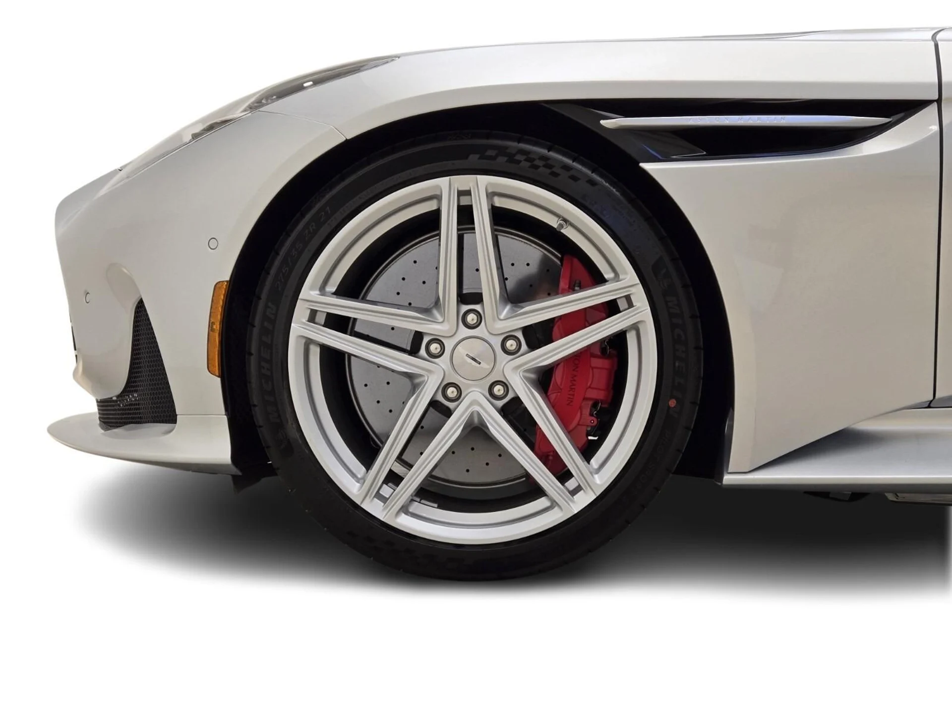 mph012_91533464_New_2025_Aston_Martin_DB_12_1753161472_5c8ee664fc