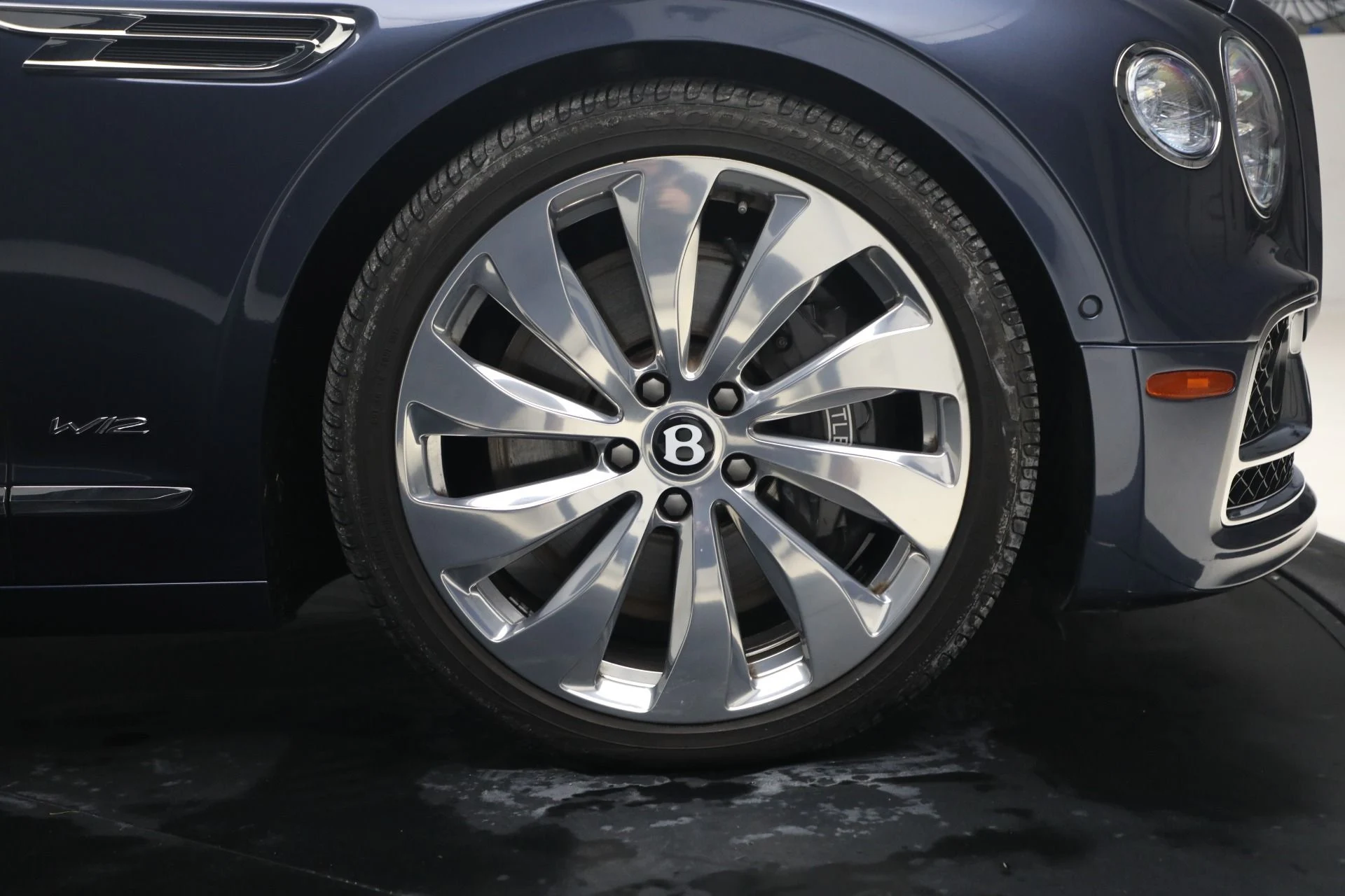 mph012_920295875_Used_2020_Bentley_Flying_Spur_W12_1770077960_7252399144