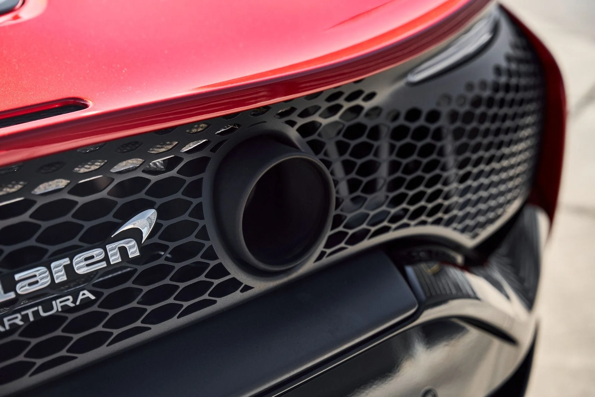 mph012_92453096_Used_2023_Mc_Laren_Artura_1770256412_79bd69c622