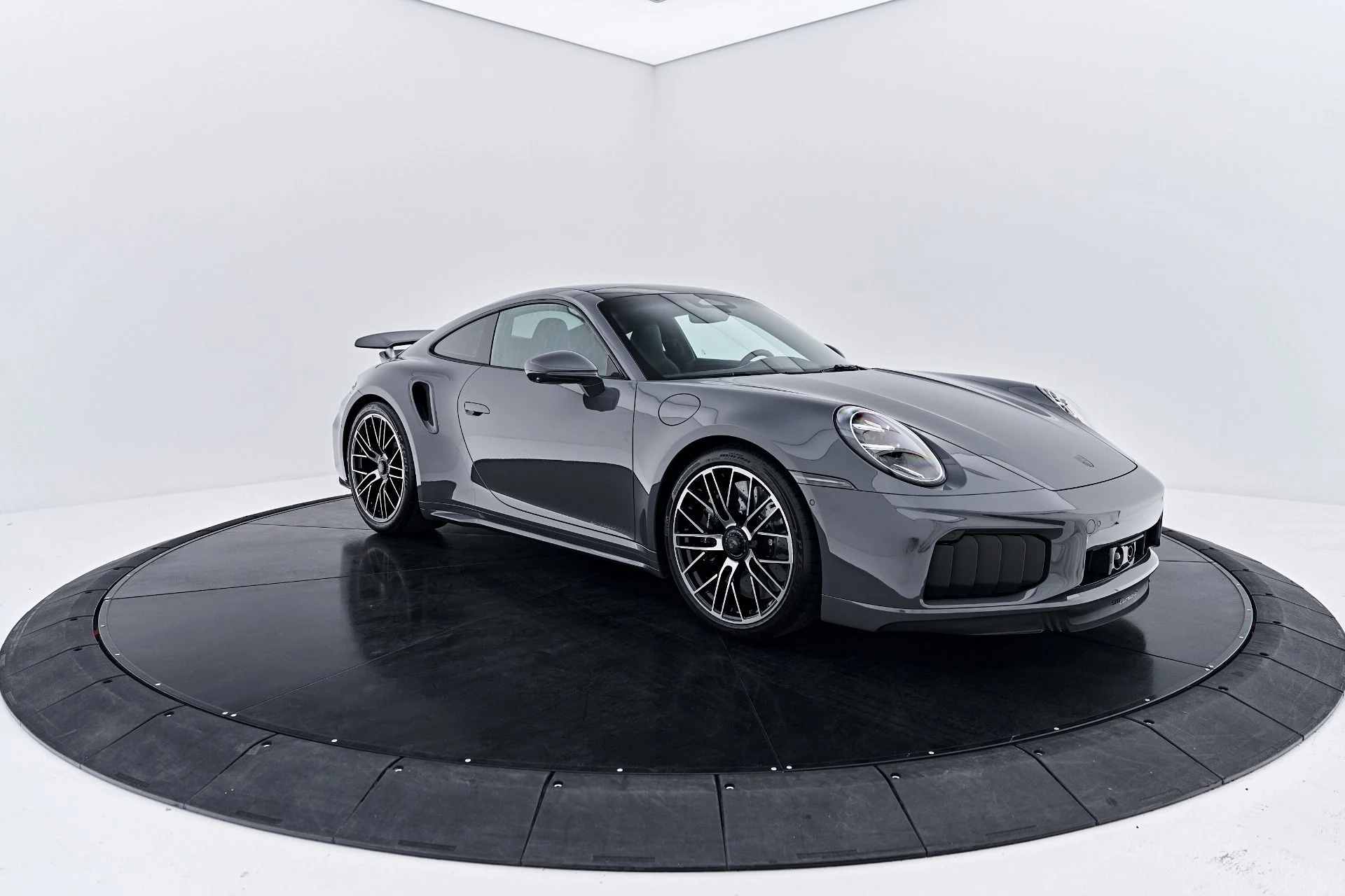 mph012_924897342_Used_2026_Porsche_911_Turbo_S_1789622222_f60bdaac3b
