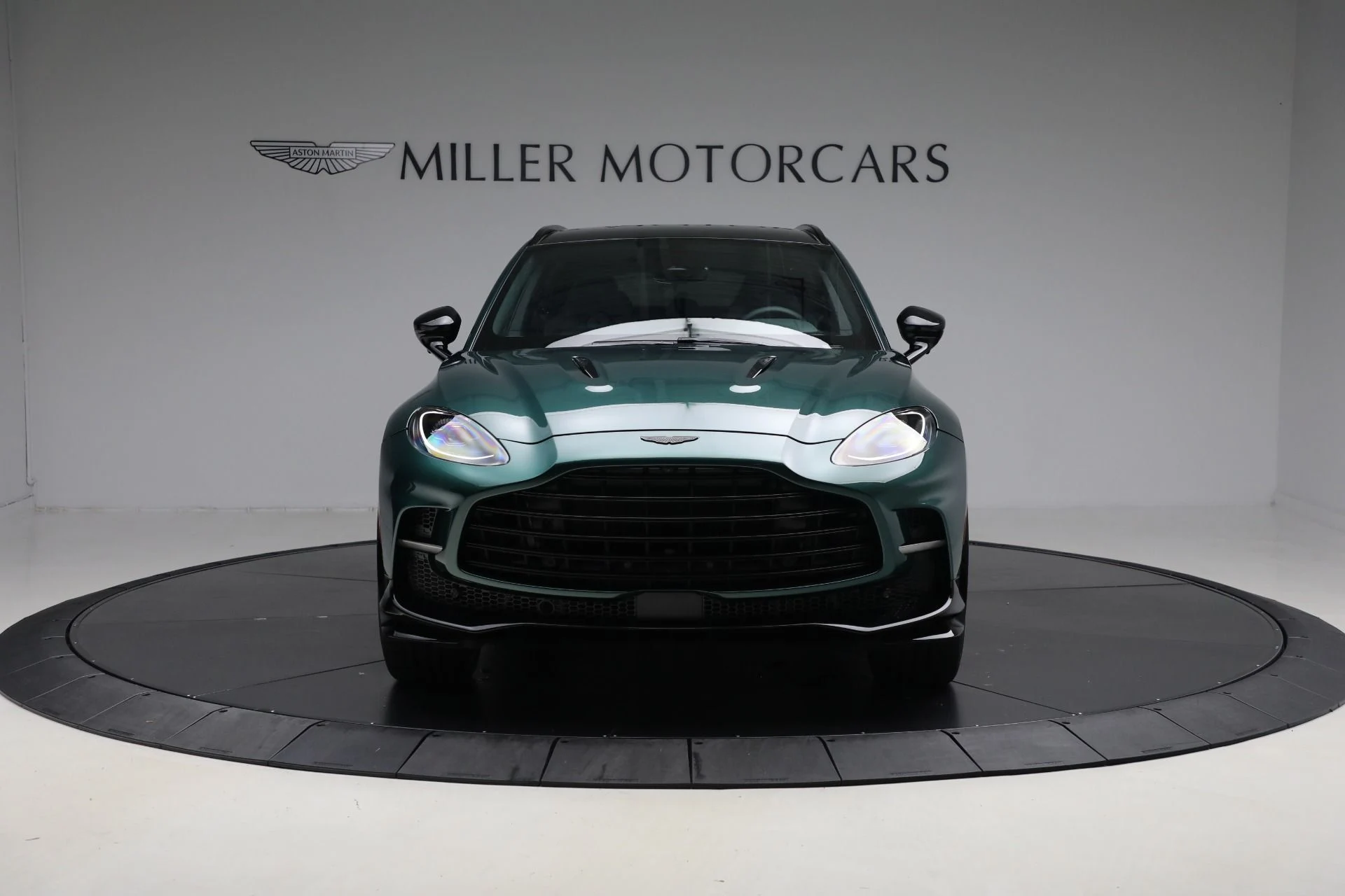 mph012_926806789_New_2025_Aston_Martin_DBX_707_5add7fc2e1