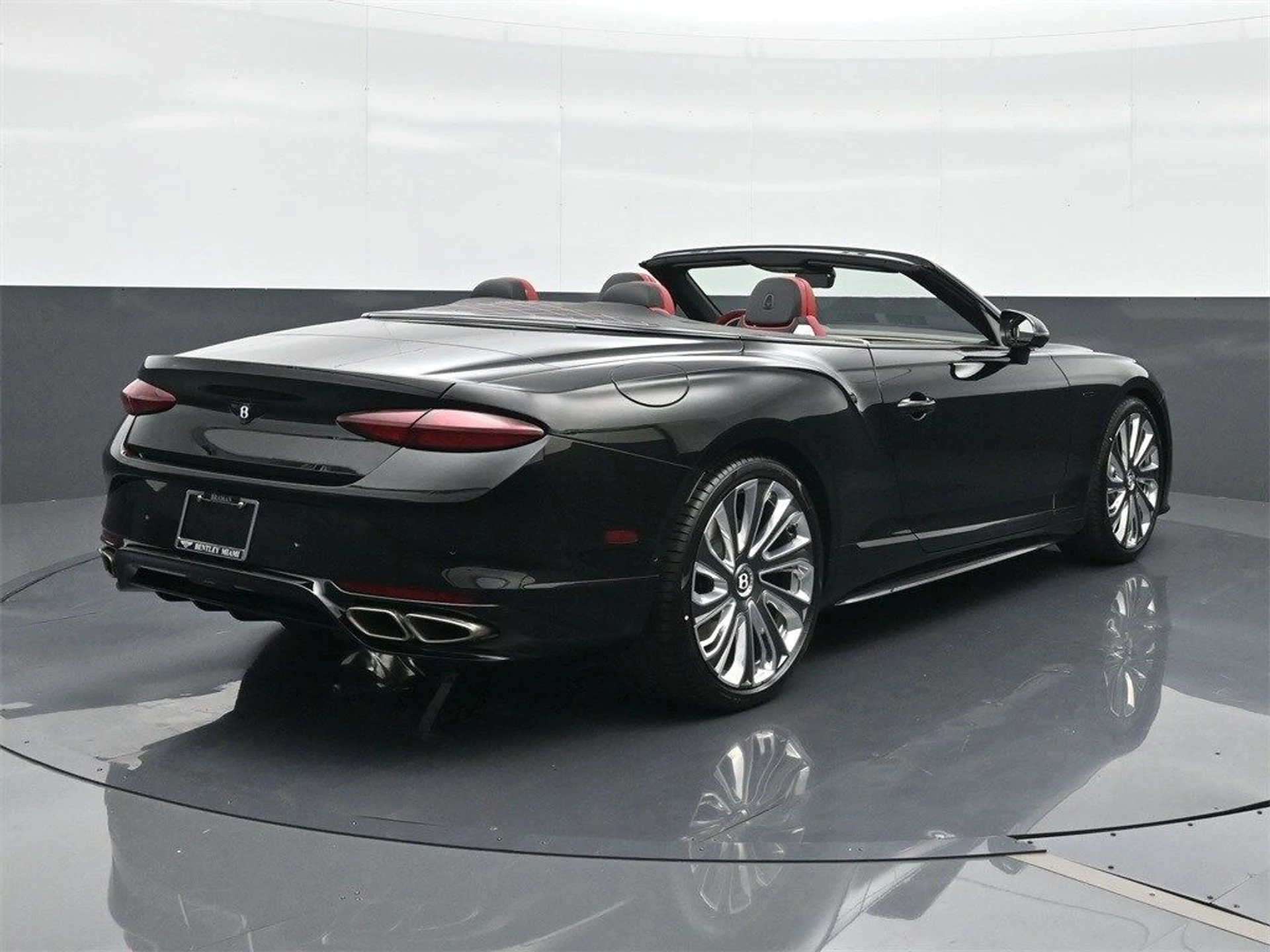 mph012_933817789_0b0e0896a472a2f7e8b617d589c99d0cx_84d75e3027