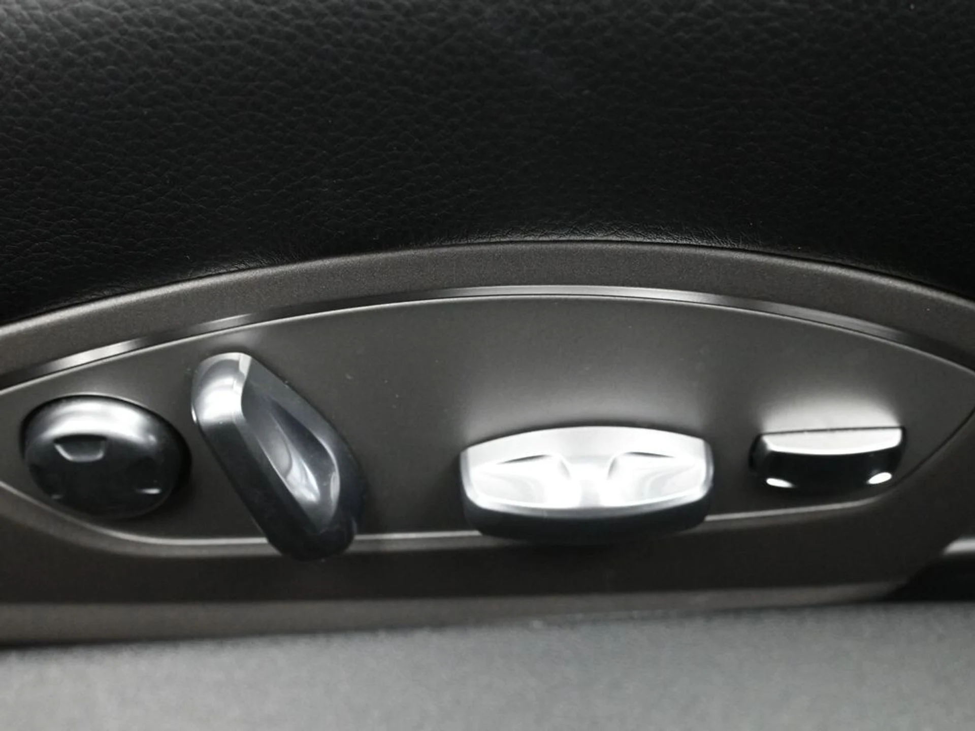 mph012_935534567_7097a601bd0912dec16898a293d6061cx_05b8048a29