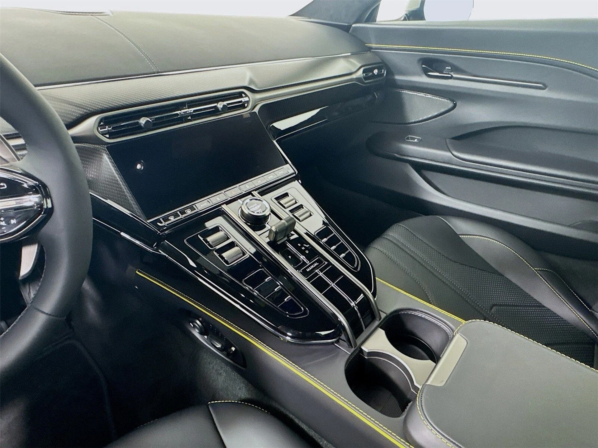 mph012_940652794_a3793f60d0a7998ffaf21903698aab92x_fab53dfafe