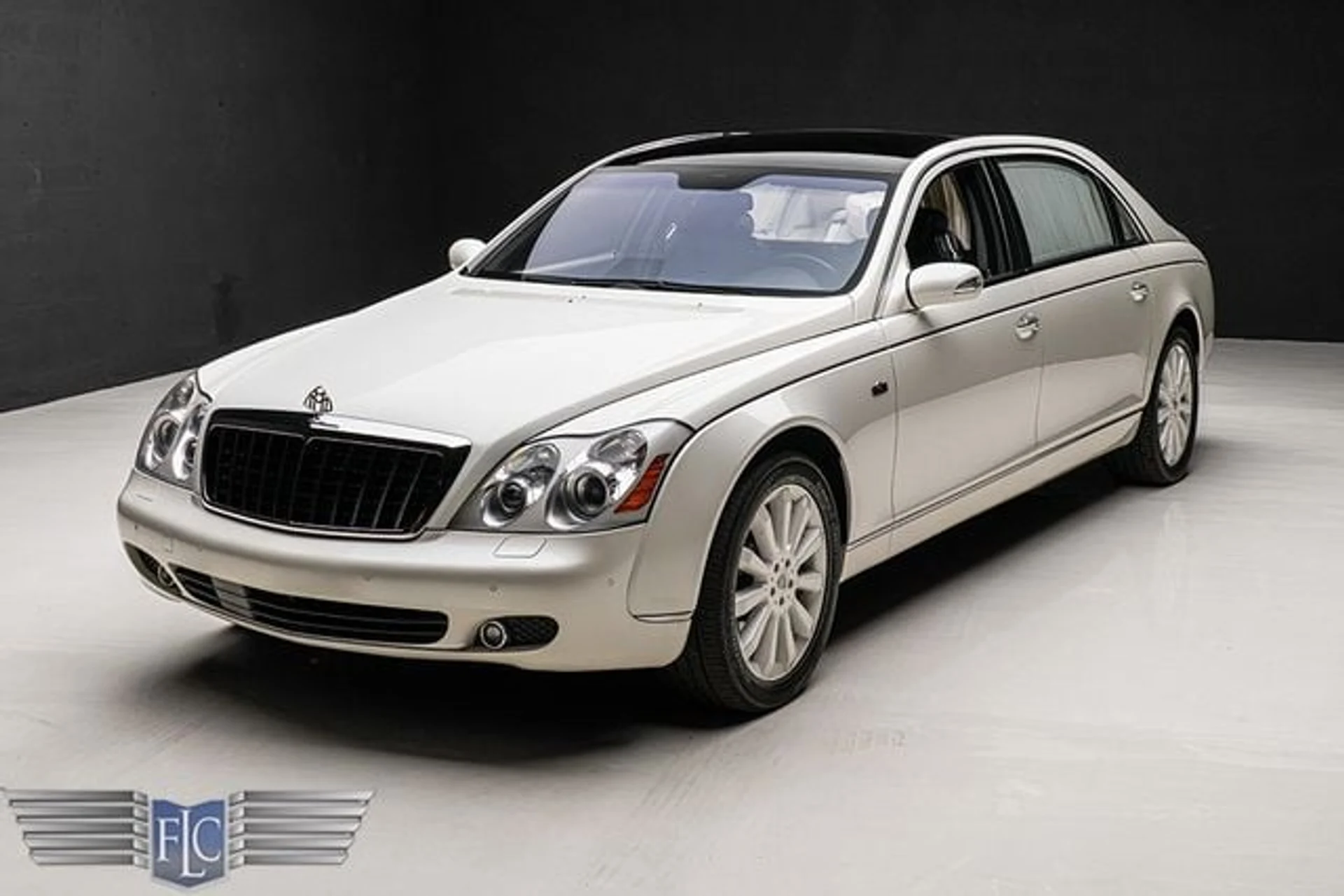 mph012_944027647_used_2009_maybach_landaulet_s_9689_23032482_17_640_103a5fbb8b