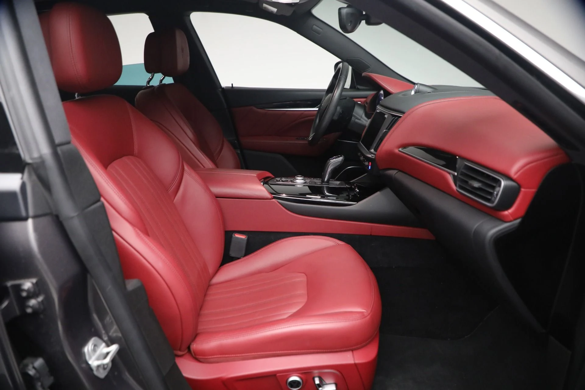 mph012_94663334_Used_2022_Maserati_Levante_GT_1779988698_3c78ce398d