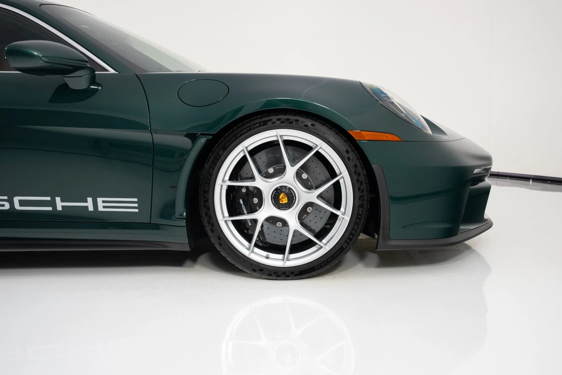 mph012_94963915_Used_2024_Porsche_911_ST_1755542783_b8c081ad38