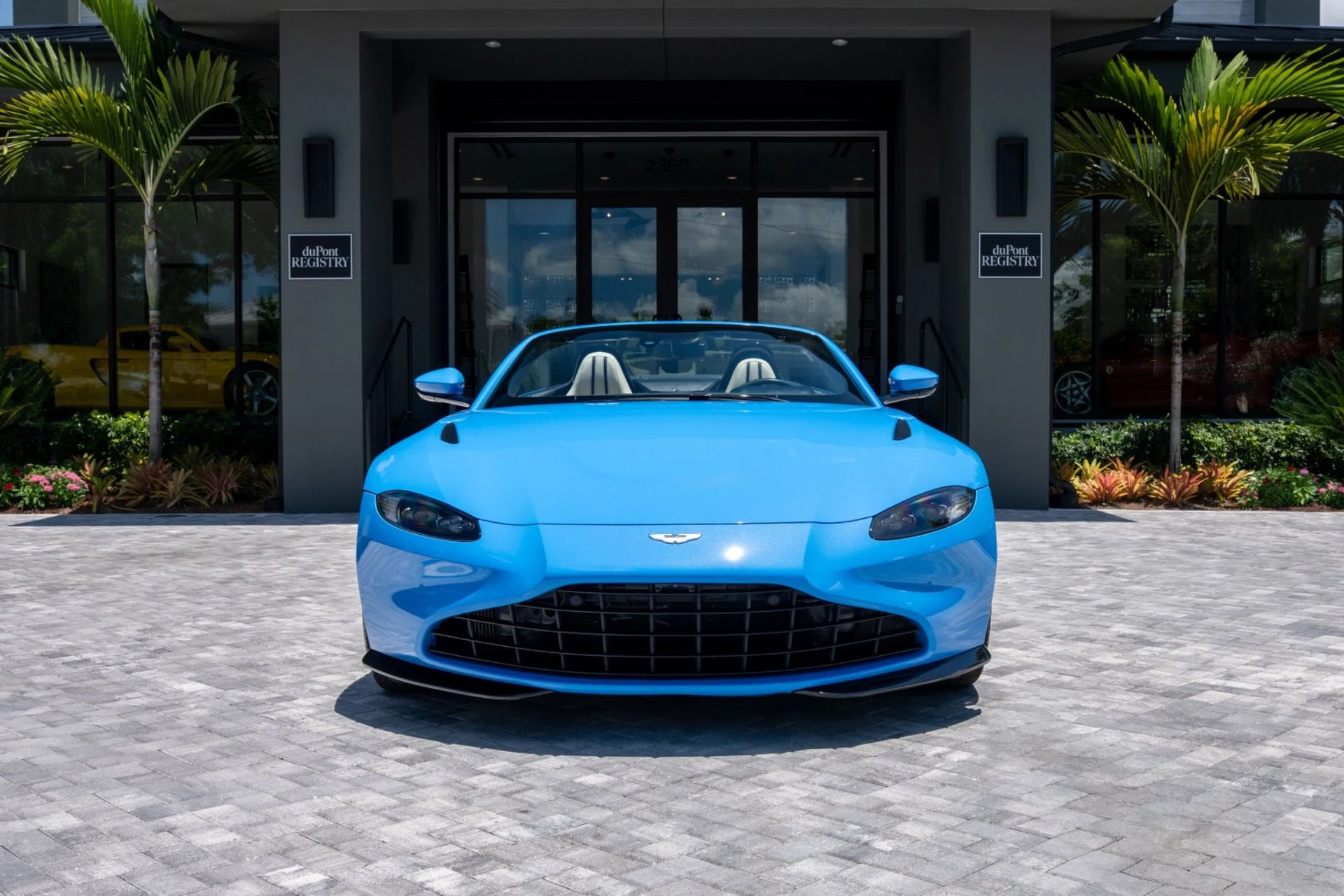 mph012_954023516_Used_2021_Aston_Martin_Vantage_1781043633_111bf4a532