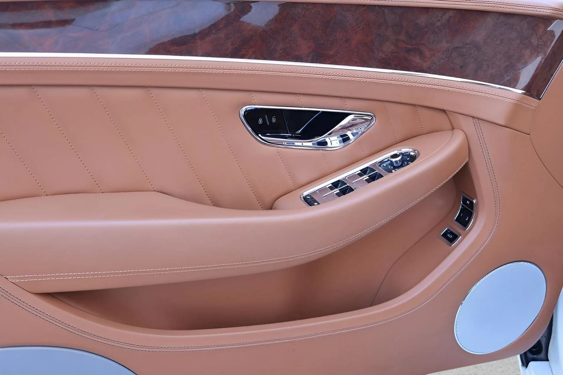 mph012_960475145_13_4e89564a71