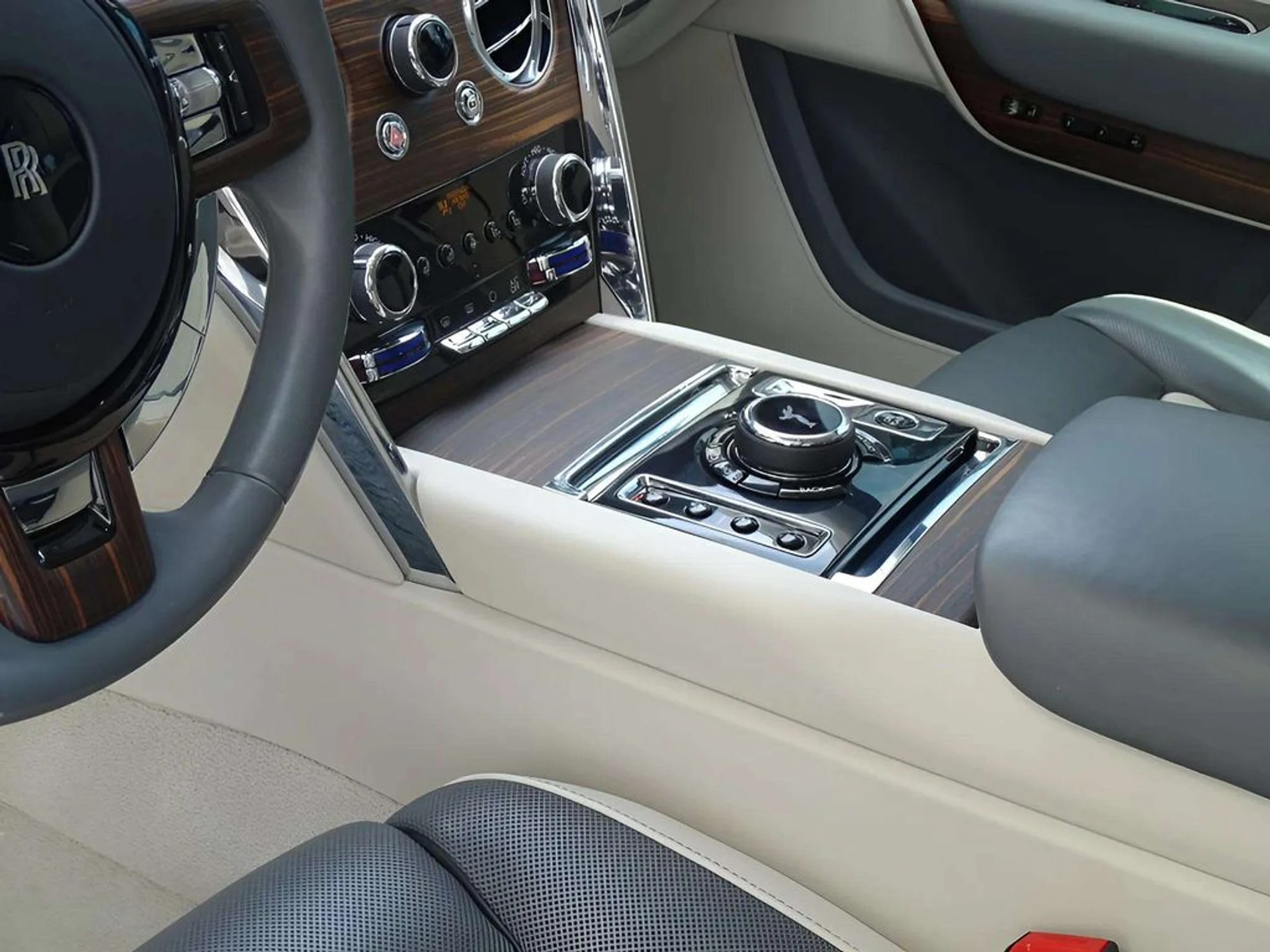 mph012_964468354_70359b884268307e9564c6d1053a3026x_d4a37edd64