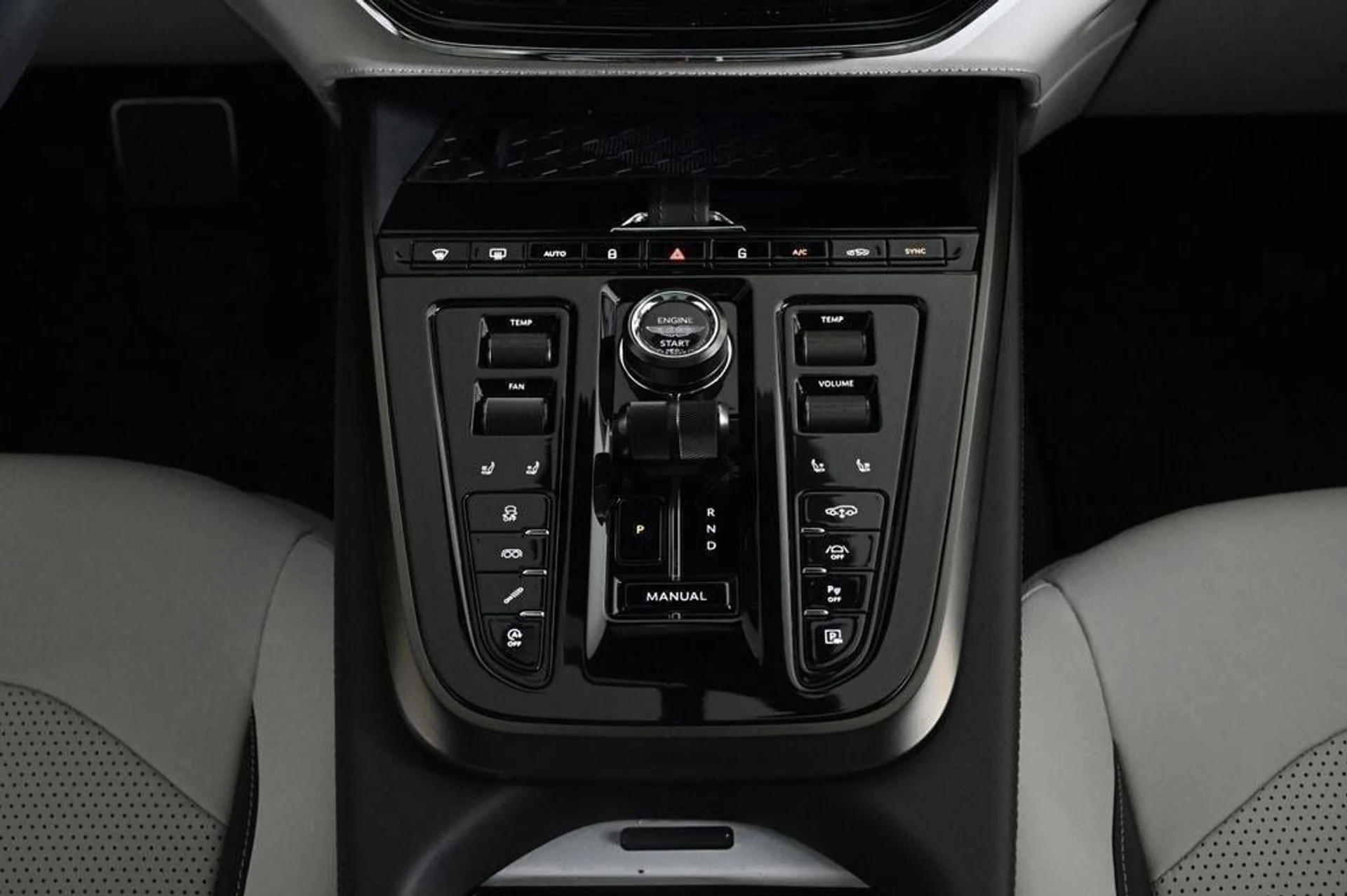 mph012_965461554_new_2025_aston_martin_dbx_707awd_11350_22854859_12_1024_9837682155