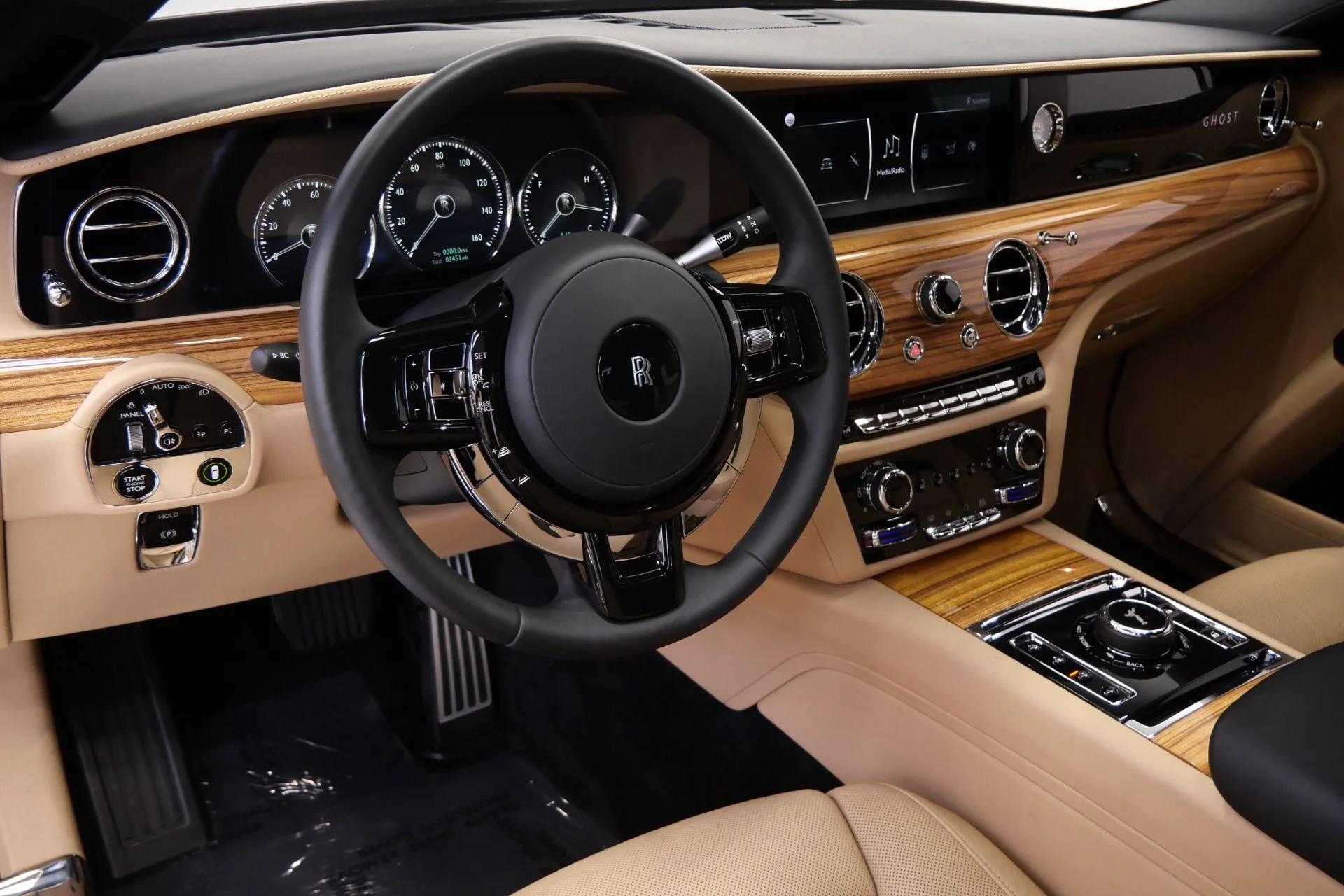 mph012_969591937_Used_2022_Rolls_Royce_Ghost_1773938186_658308d806