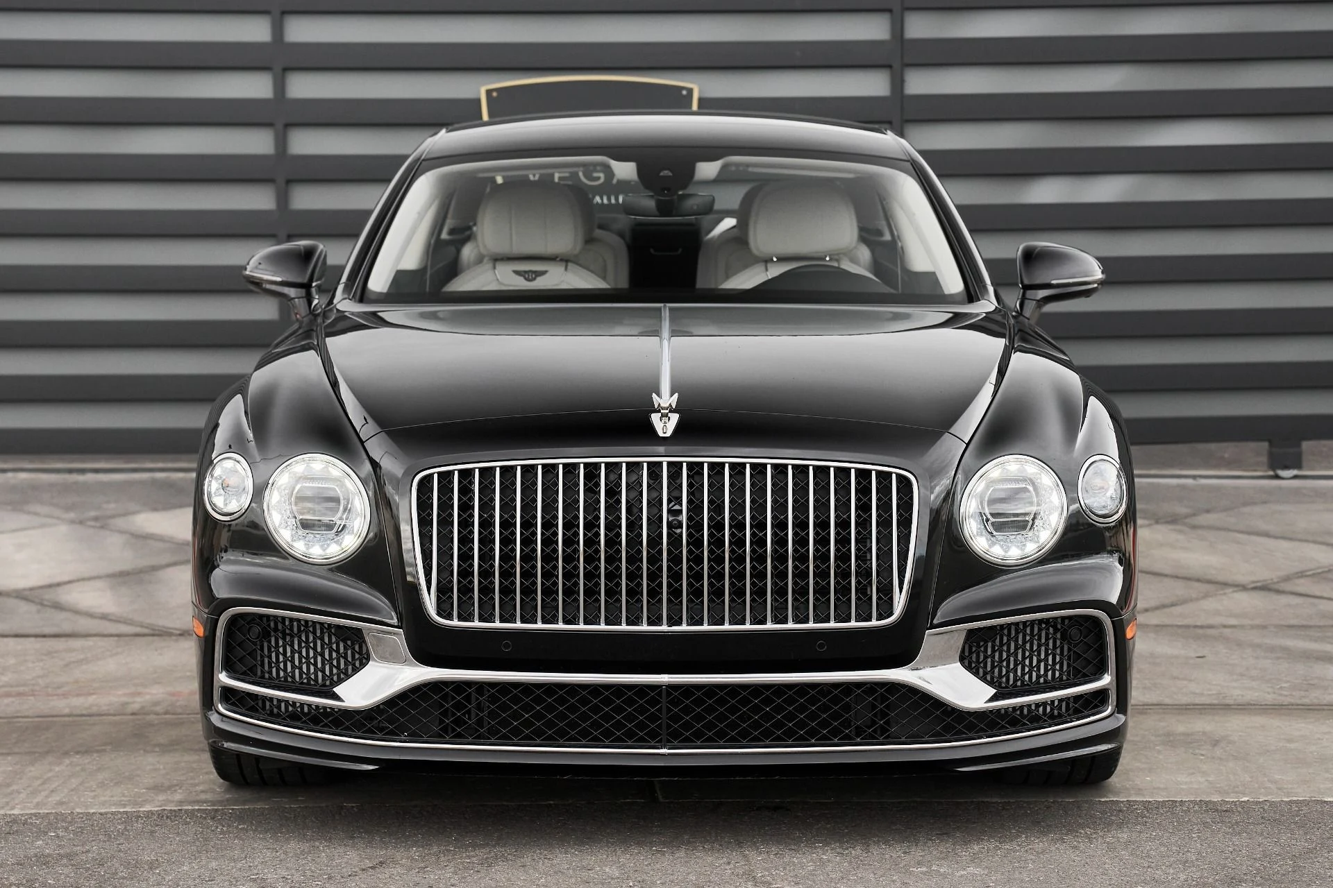 mph012_974497097_Used_2022_Bentley_Flying_Spur_V8_1763502779_ebb6d92a5e