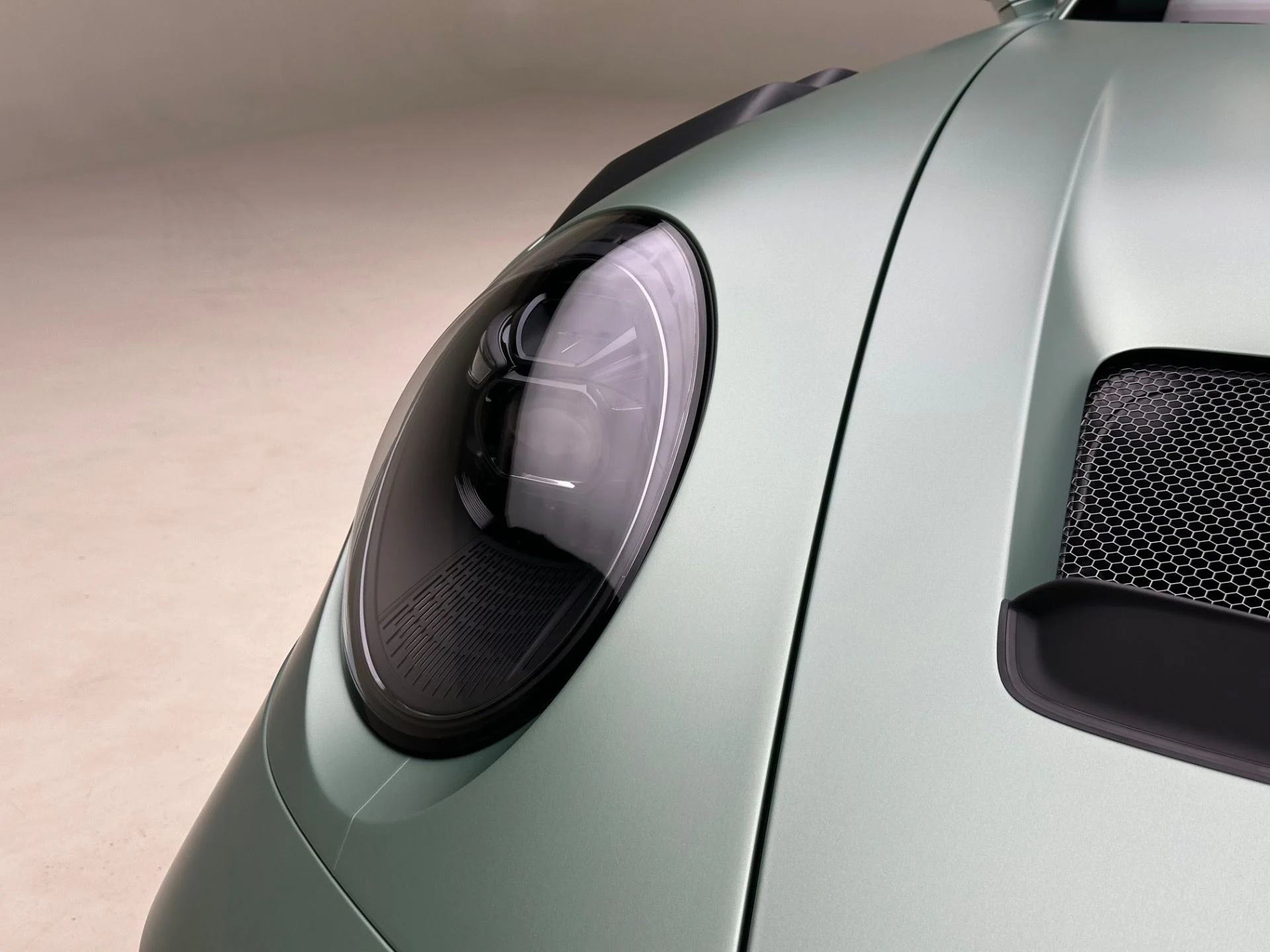 mph012_979940589_Used_2024_Porsche_911_GT_3_RS_1777498449_cf927c1128