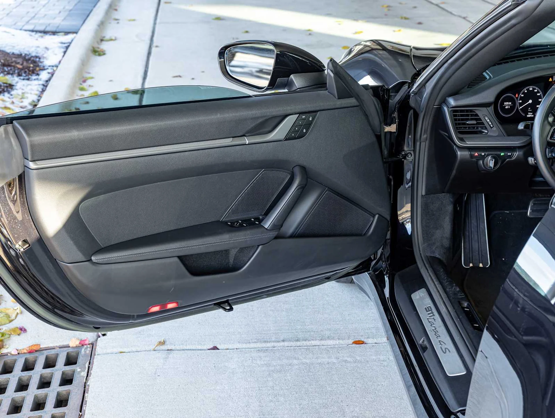 mph012_984716835_e3f784446e75dc210df73bb8c5fe2d20x_3e0e8972ea