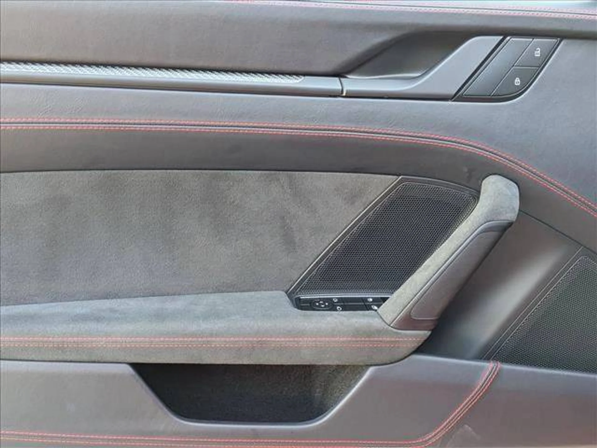 mph012_987737781_cf9b423f5bbdd334c2c497c801c6cea1x_8e6f969cc4