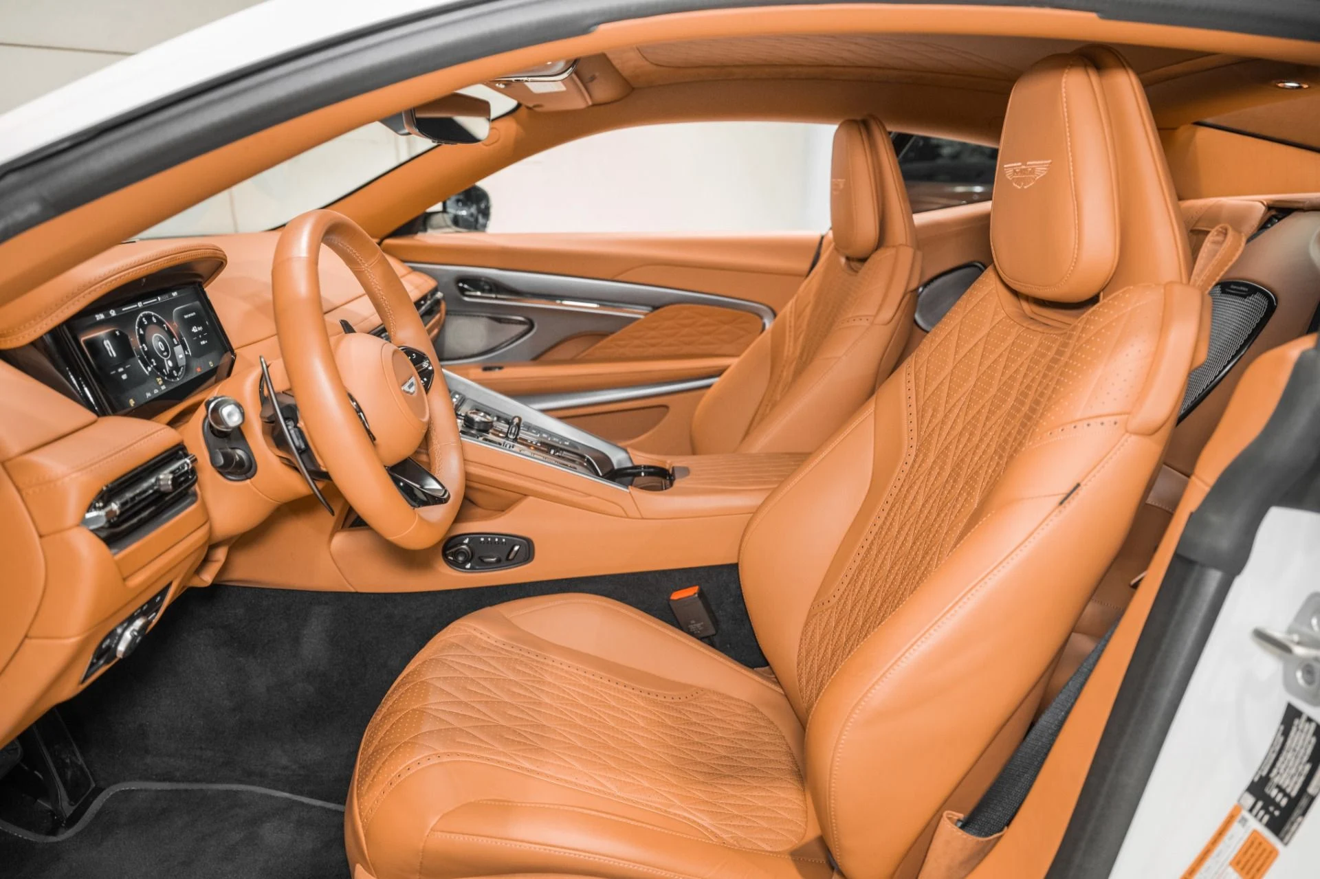 mph012_995269863_Used_2024_Aston_Martin_DB_12_V8_COUPE_1784304834_34e0c56f1e