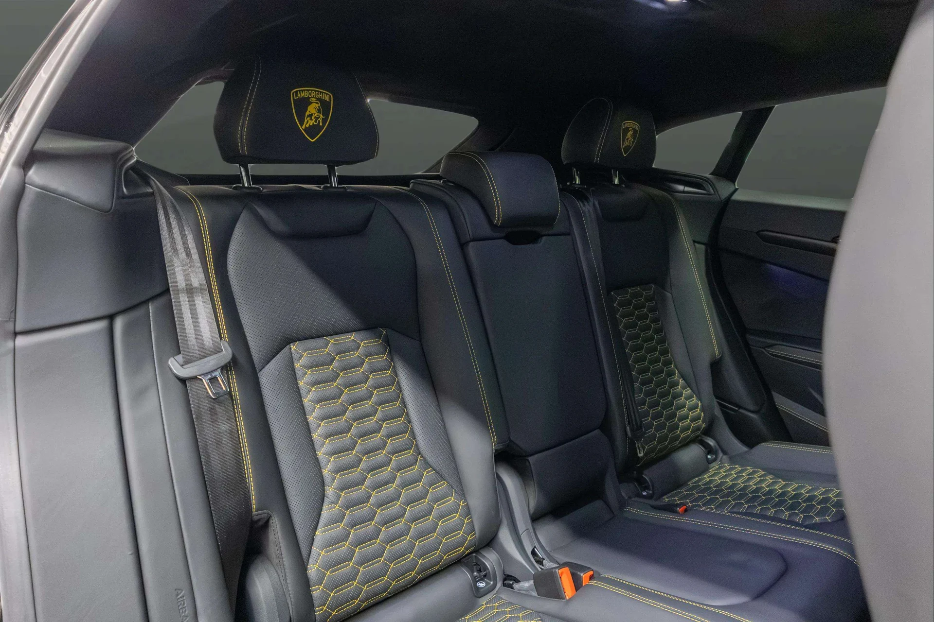 mph012_99691029_cd6173d5_1fdb_4759_a9f4_5c11dd653813_202320_Lamborghini20_Urus20_S2028_ZPBCB_3_ZL_4_PLA_2366129_13_8ff808aa73
