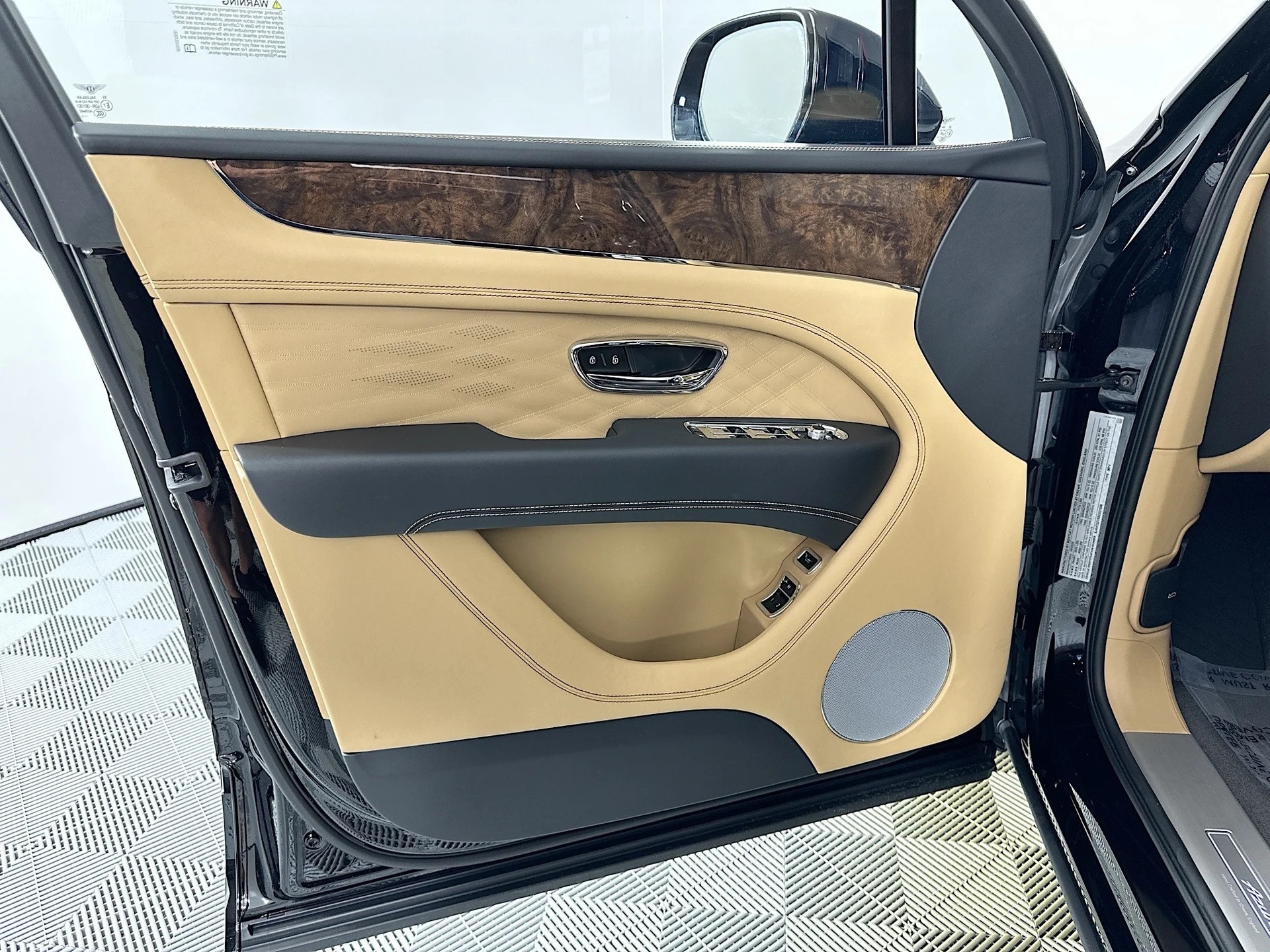 mph013_1004496662_14_2b66a36412