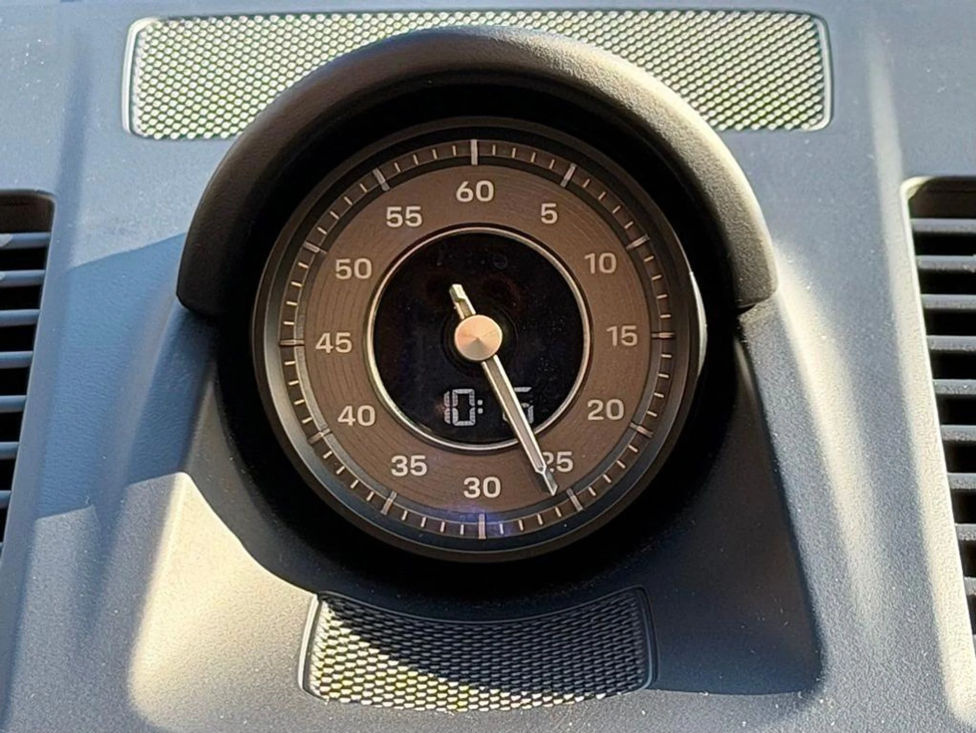 mph013_1005713955_Za_V_Ug_U67_Y_Zlv_C_Opw_MI_Tvx3_Fz_A_7e543bd242