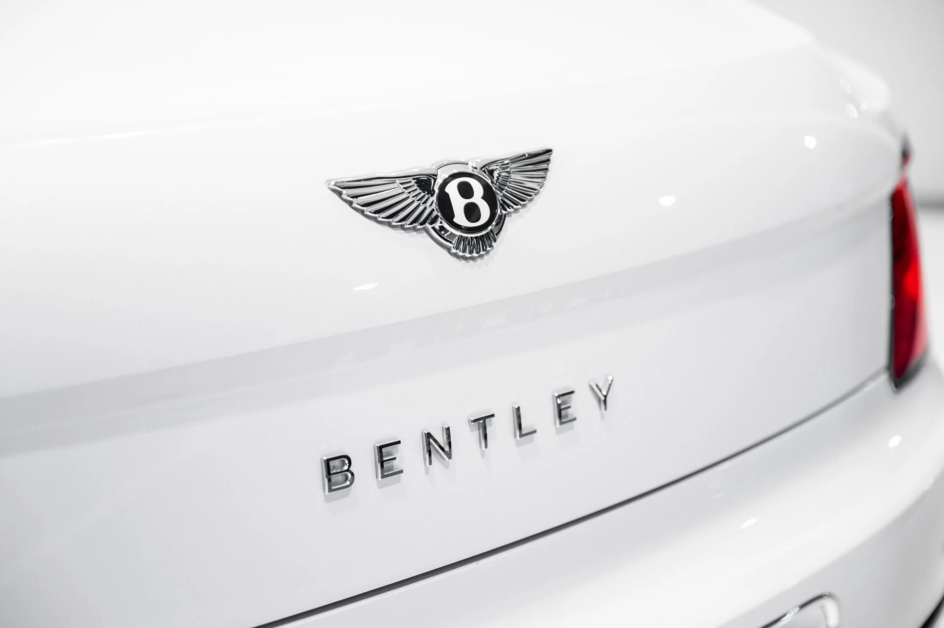 mph013_1015104174_Used_2023_Bentley_Flying_Spur_1772469545_d402d192ec
