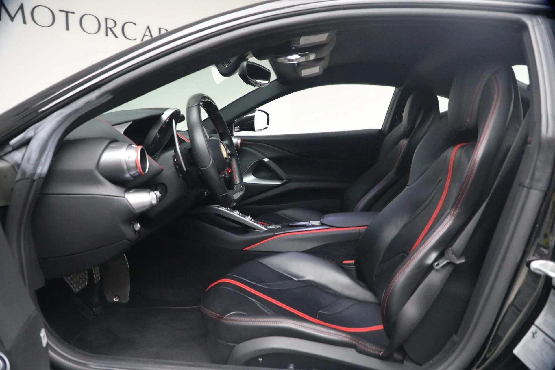 mph013_1015431996_Used_2019_Ferrari_812_Superfast_1776445925_6eebe91538