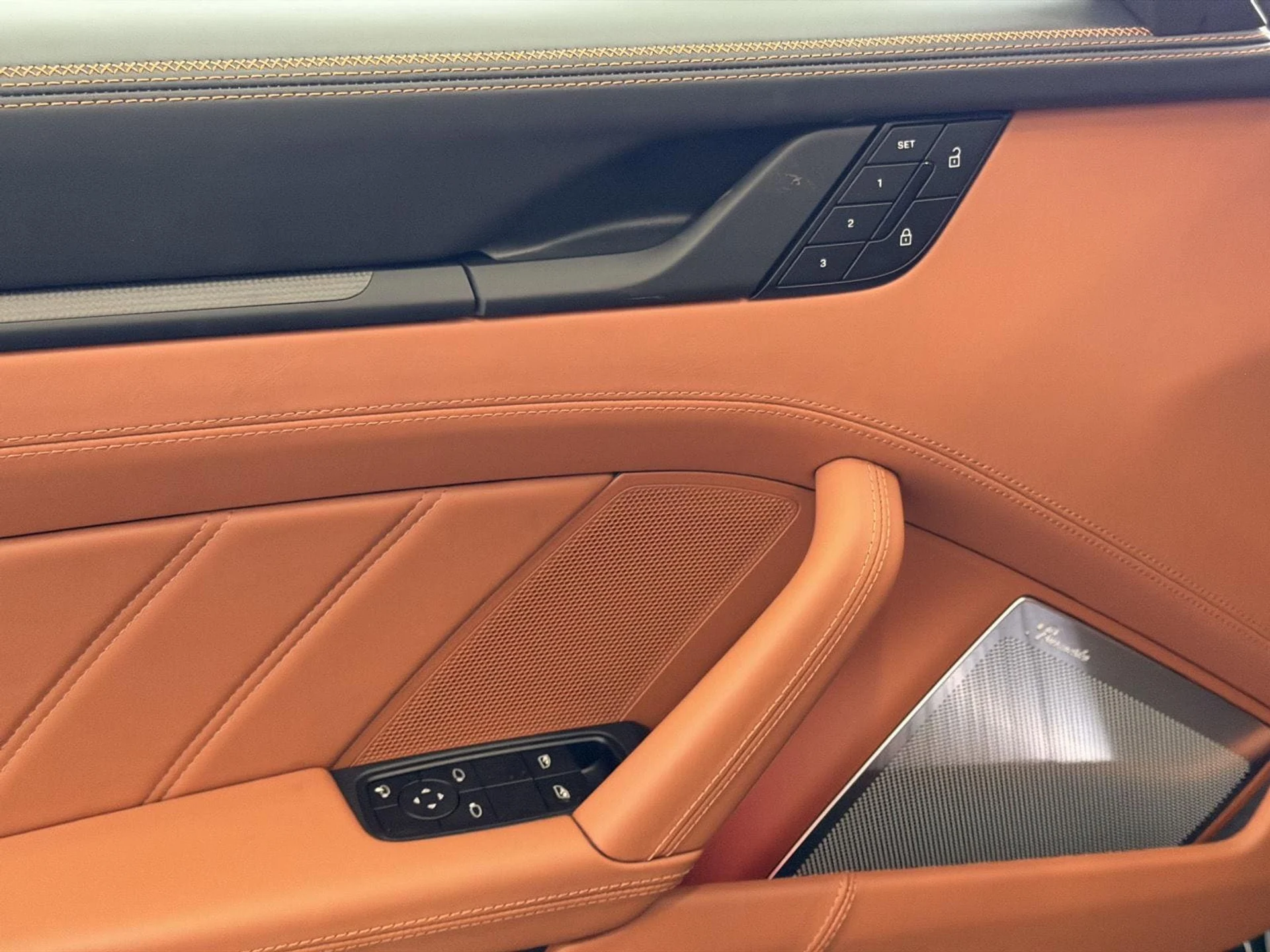 mph013_1027026949_82d196f07071cee091fd73c99b515ba1x_5ca4044b73