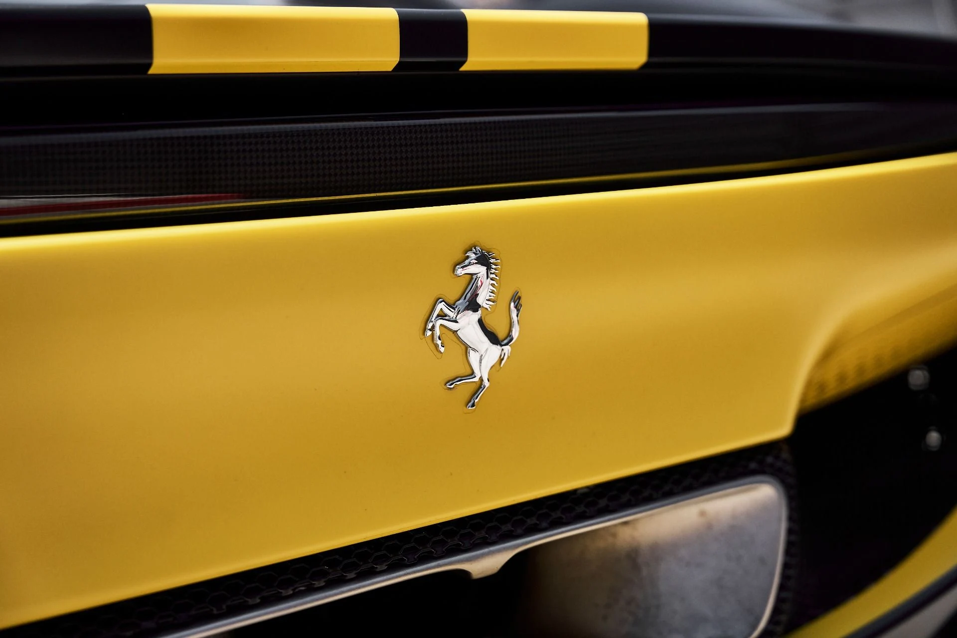 mph013_1029224700_Used_2023_Ferrari_296_GTB_Base_1781118176_7ea4c4247a