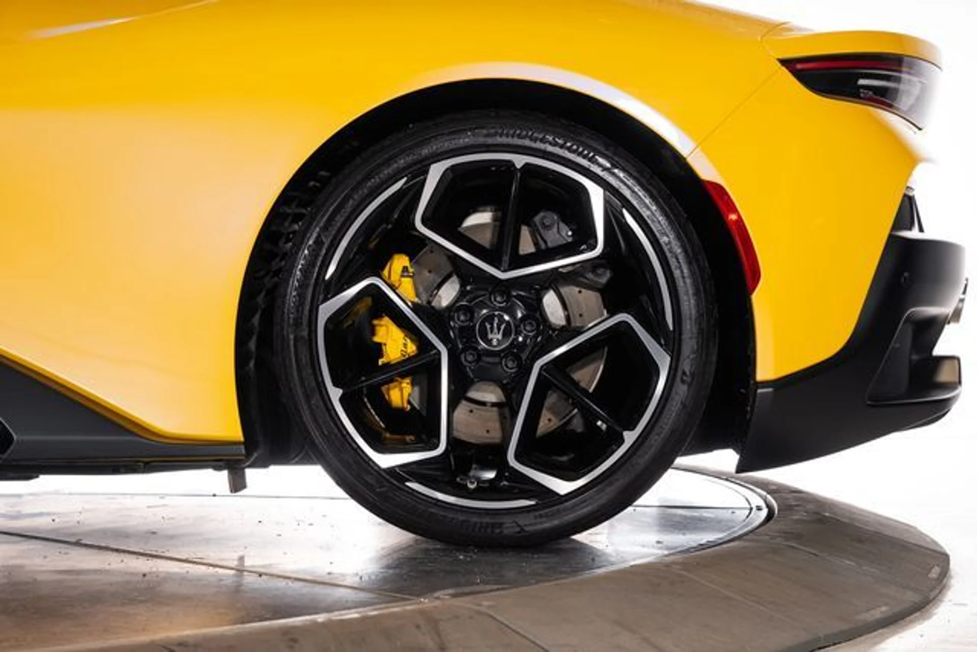 mph013_1029473247_aa528710af1263cdee24333e8efb4737x_fc46507d9a