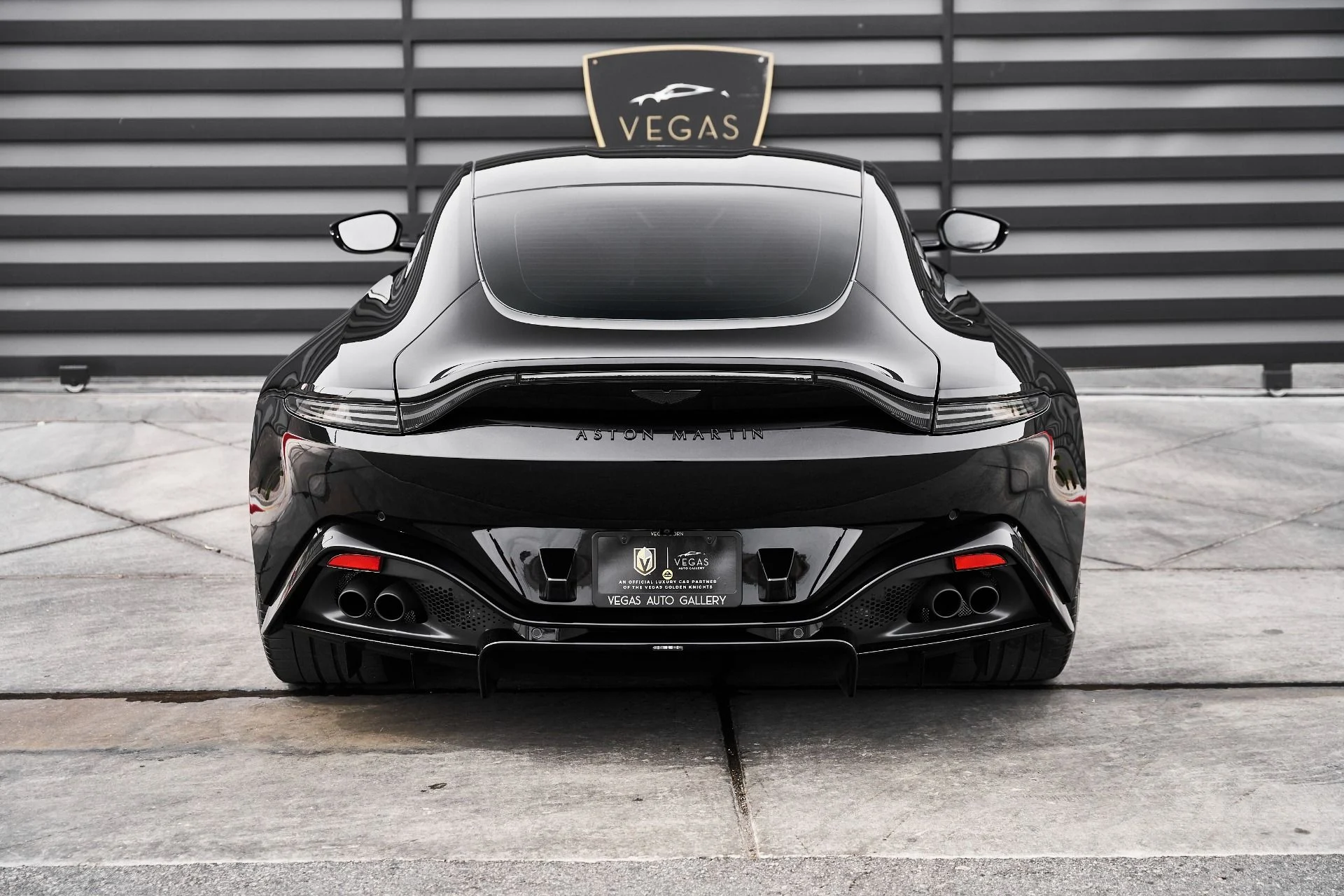 mph013_1032880722_Used_2023_Aston_Martin_Vantage_1775333300_309bf79311