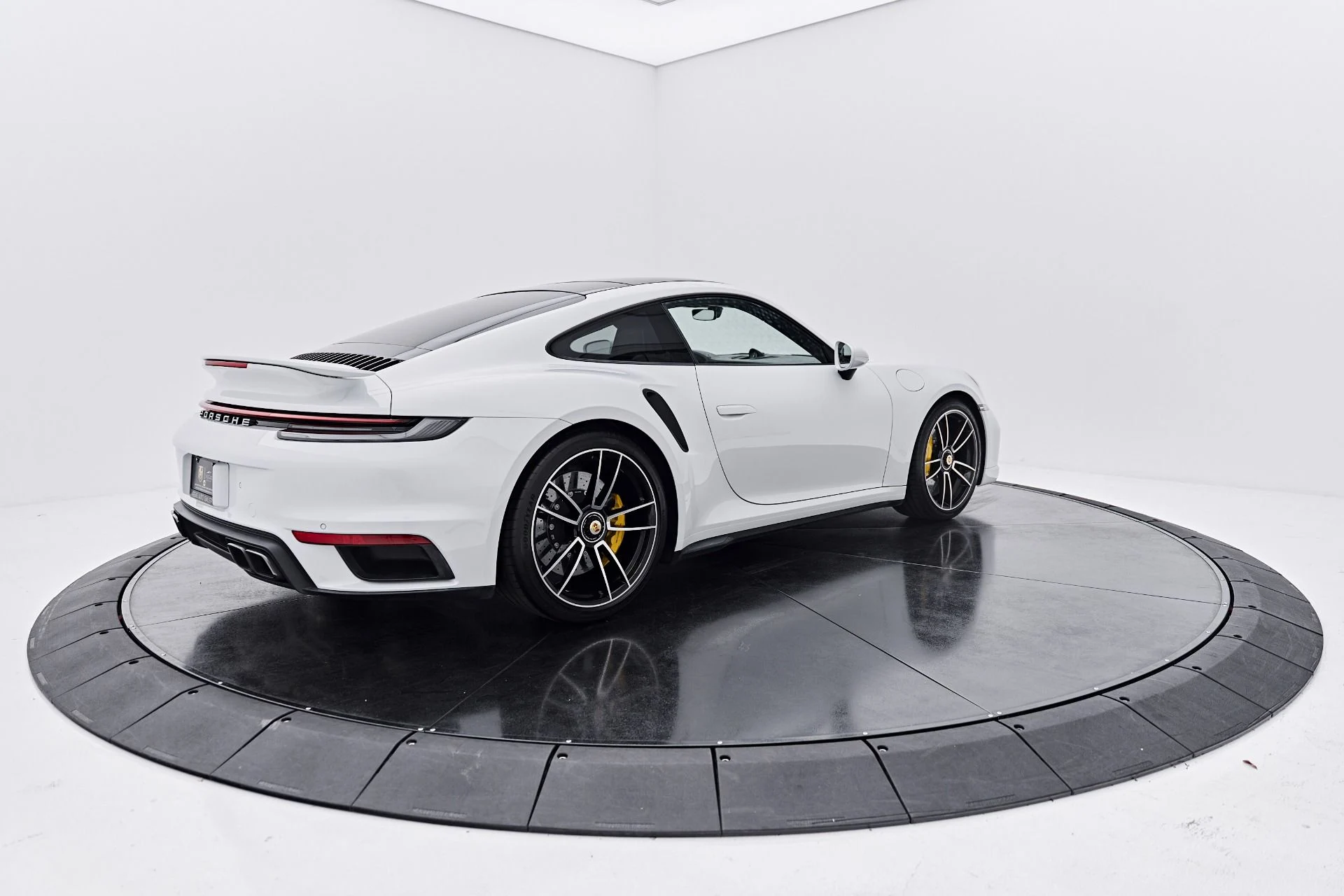 mph013_1033366544_Used_2022_Porsche_911_Turbo_S_1790299709_ad0623fcf9