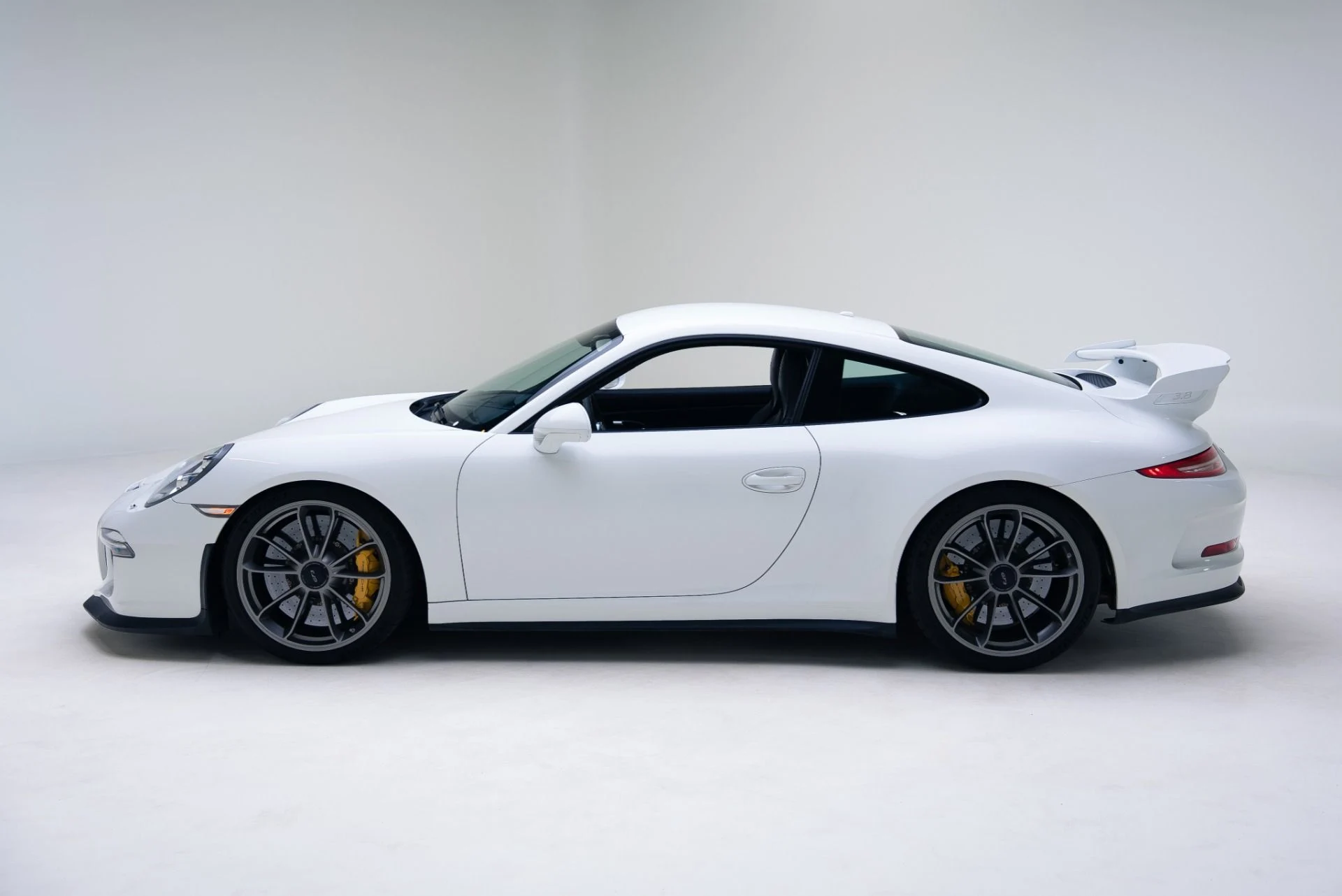 mph013_1034865857_Used_2014_Porsche_911_GT_3_1767824099_616729b18f