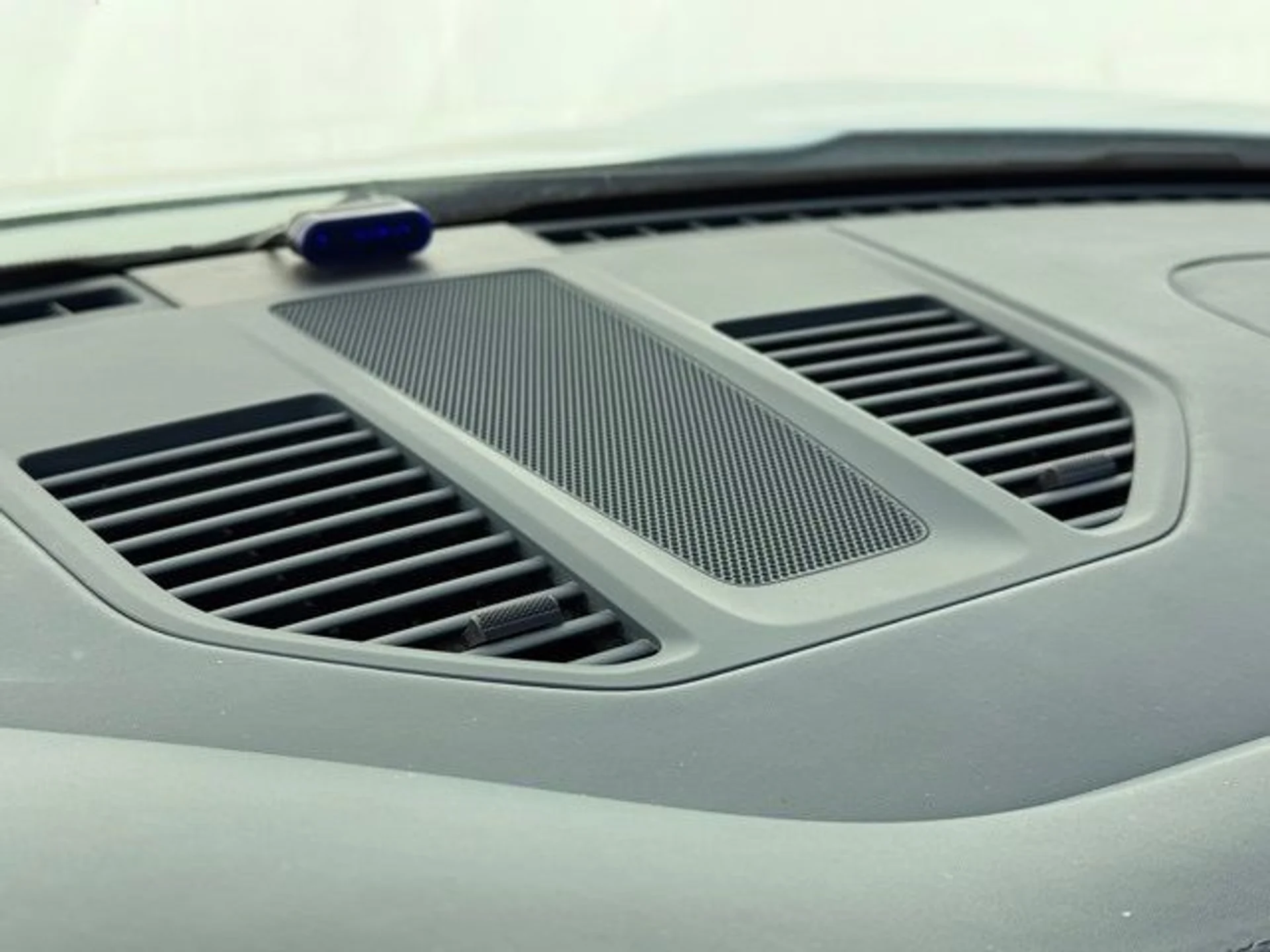 mph013_1036481750_2011f12ef7a7c44a326e9dfd66c833c0_3ab490f620