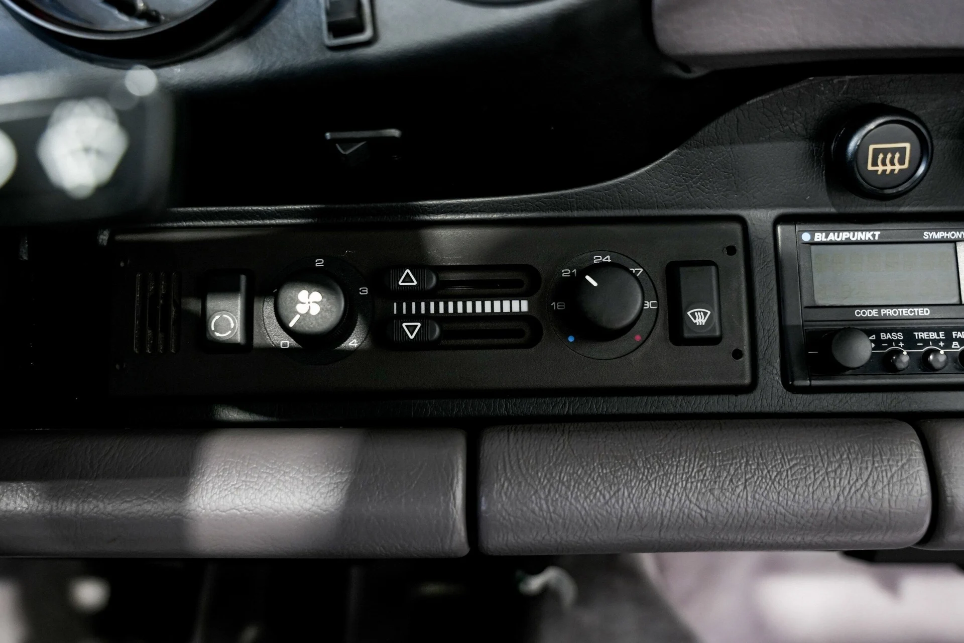 mph013_1044994446_dfaaa3e691ce79e258554557fcc2156ax_dc651b1133