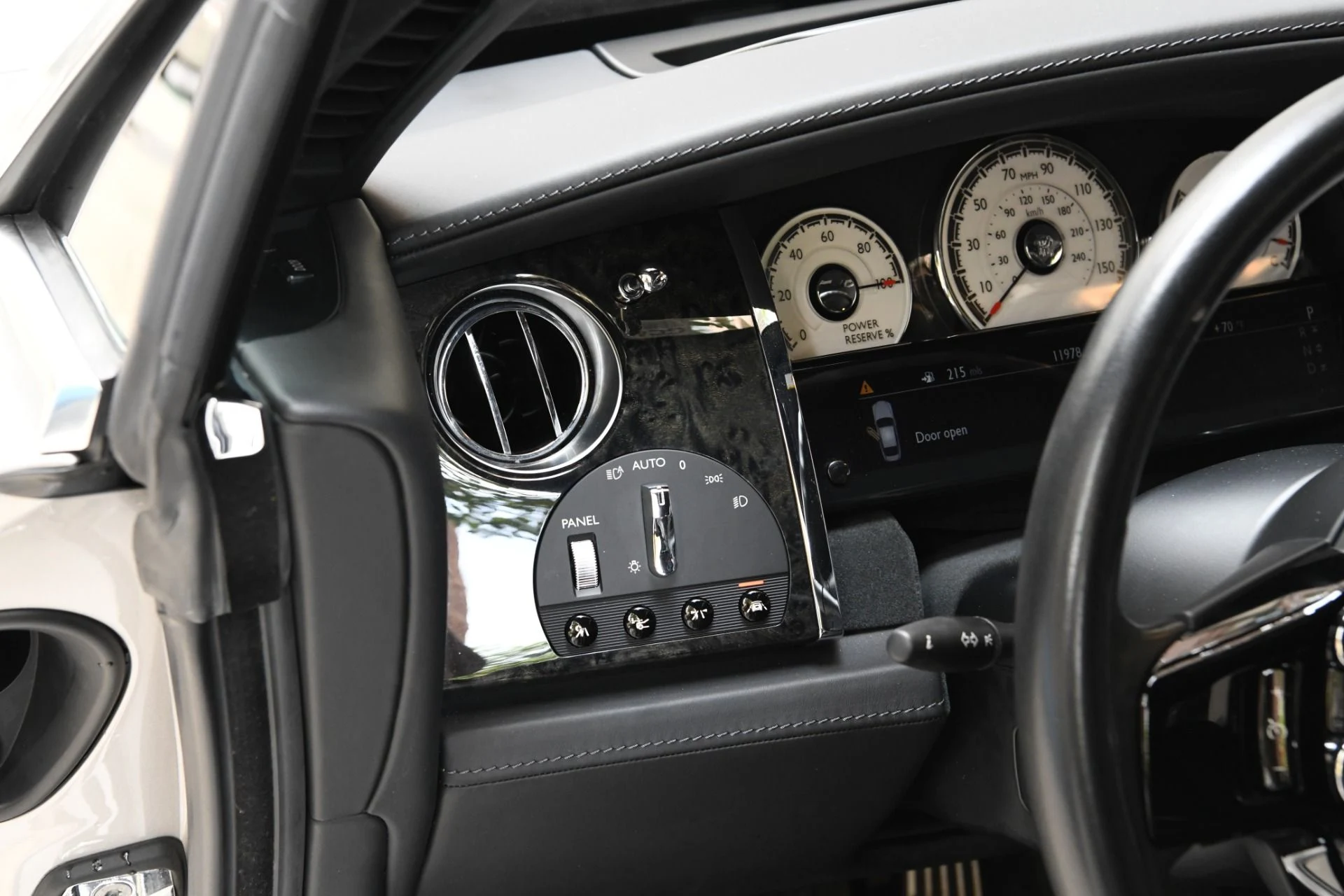 mph013_1047170678_11738_p15_l_d8416d7a43