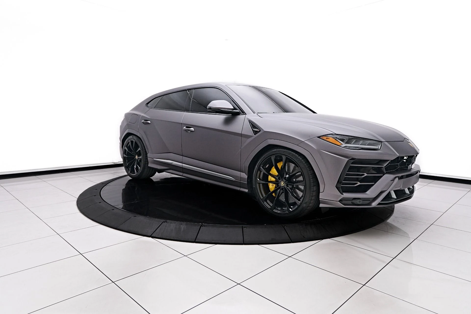 mph013_1055577168_Used_2021_Lamborghini_Urus_Base_1758751736_f9cd032d29