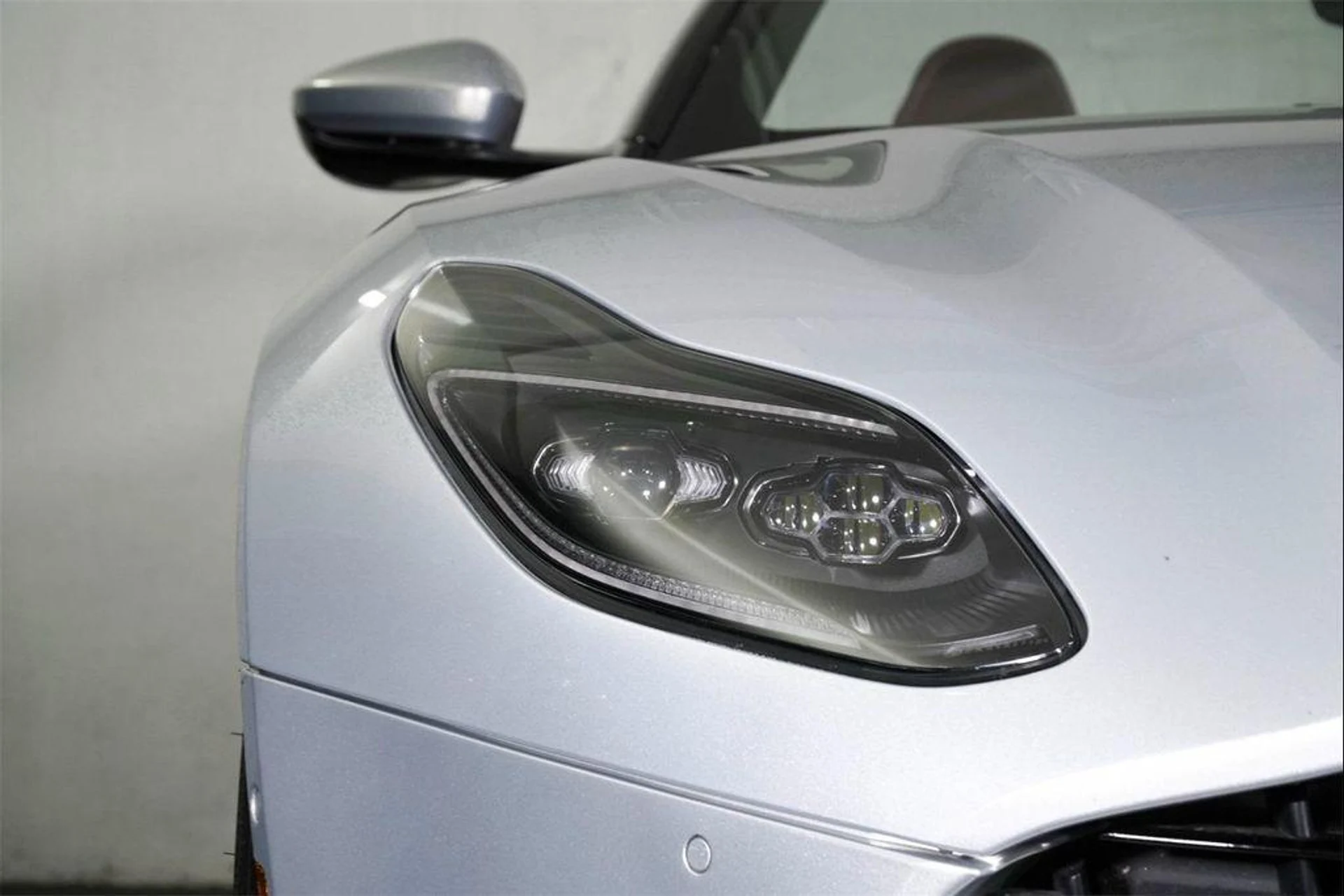 mph013_105609916_Z_Dv8_Ot_T_La_N40_Kg_A_Pbnoy_Ogx9f_F4_883c25fb62